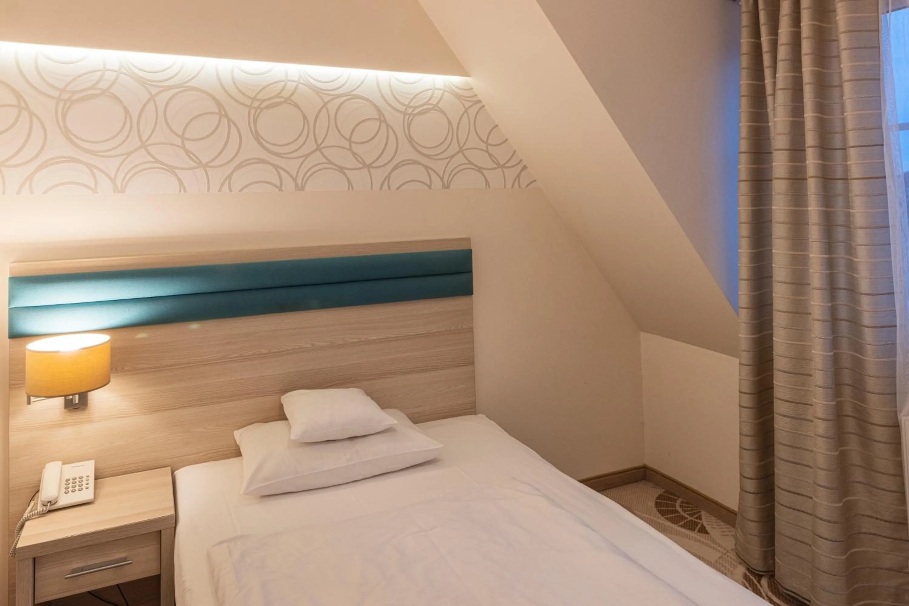 Photo of the whole room, Bed in Hotel Cesarskie Ogrody