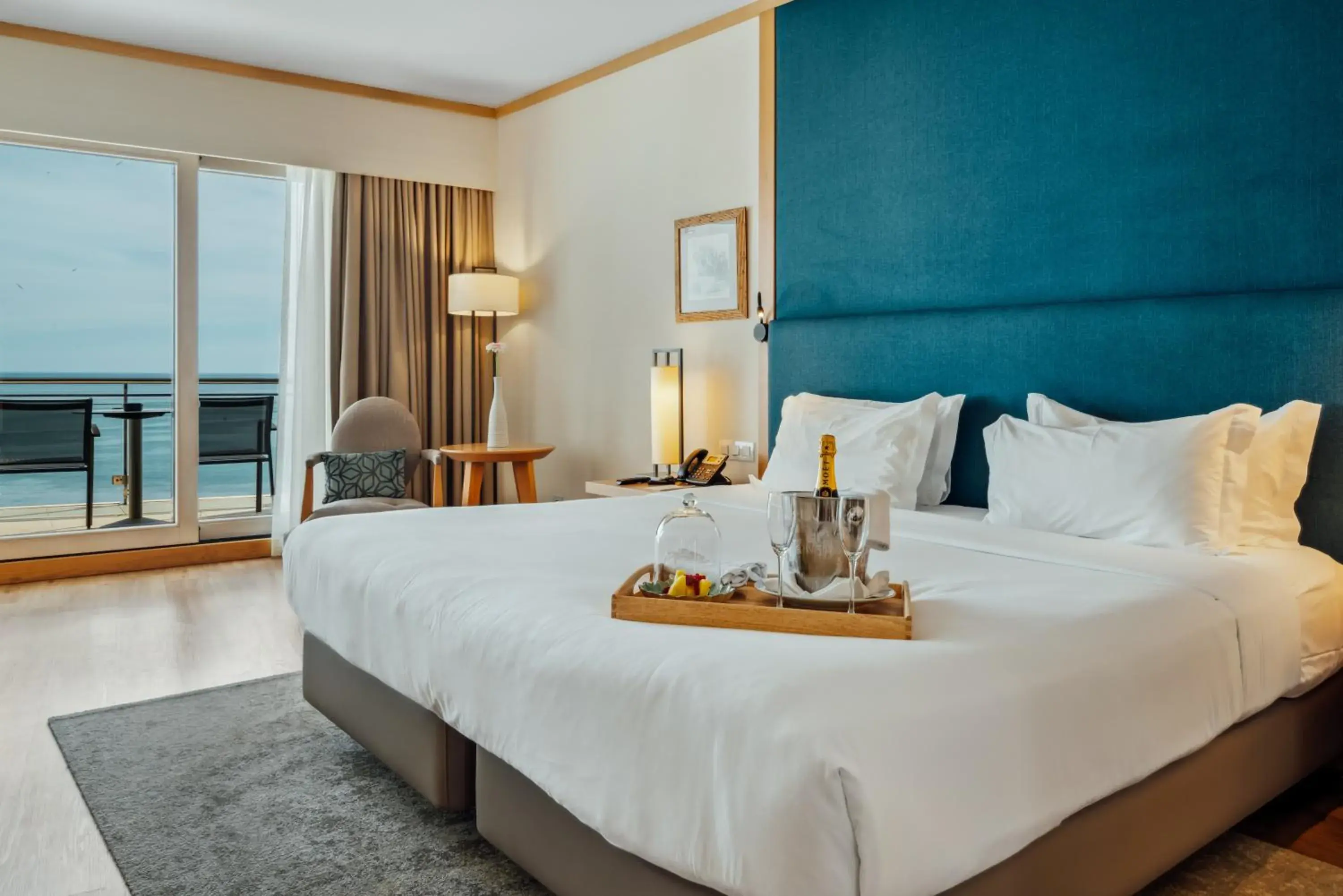 Ocean view Premium Deluxe Room in Sesimbra Oceanfront Hotel - Preferred Hotels and Resorts Ocean view Premium Deluxe Room in Sesimbra Oceanfront Hotel - Preferred Hotels and Resorts