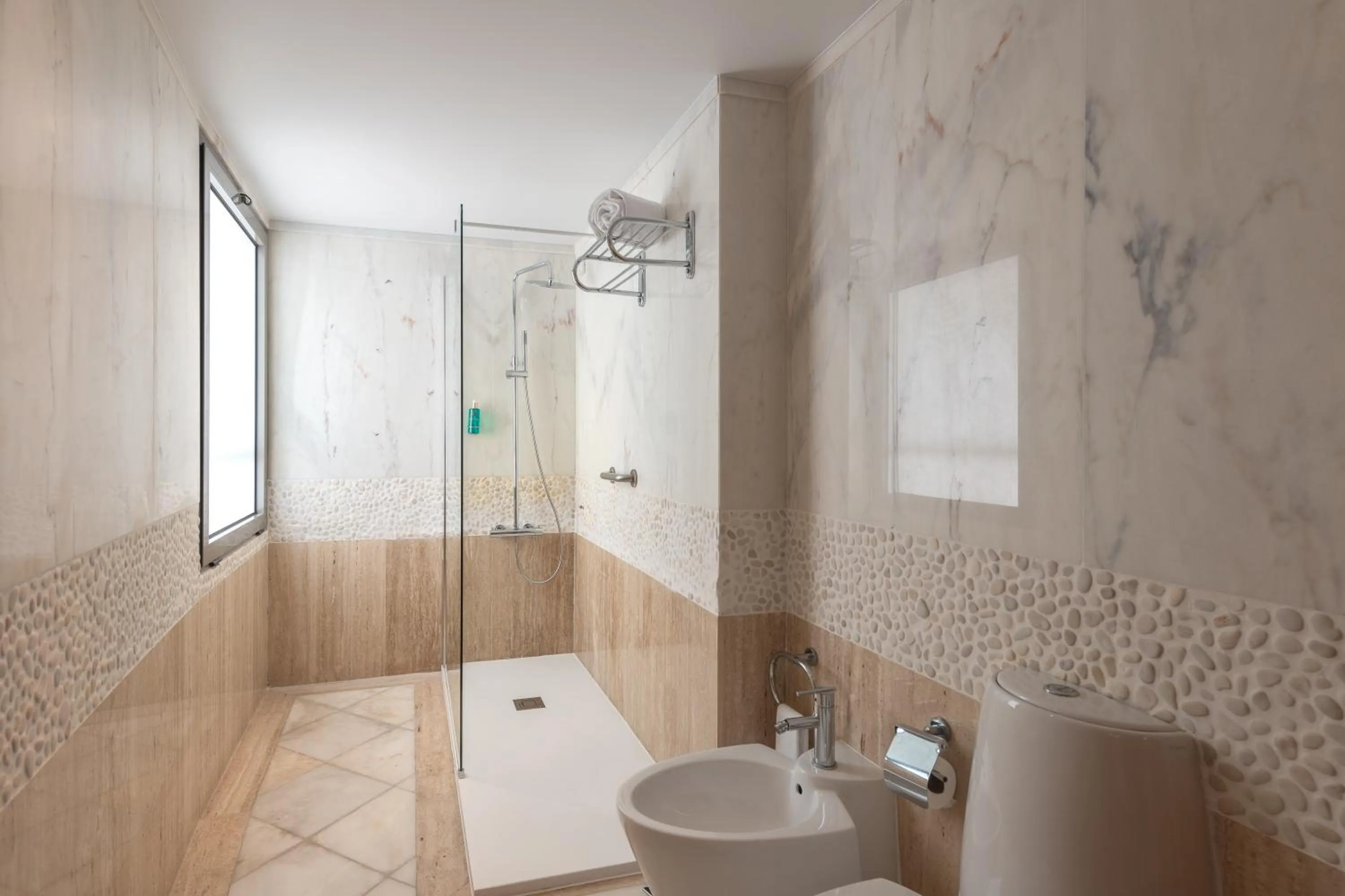 Shower in Sesimbra Oceanfront Hotel - Preferred Hotels and Resorts