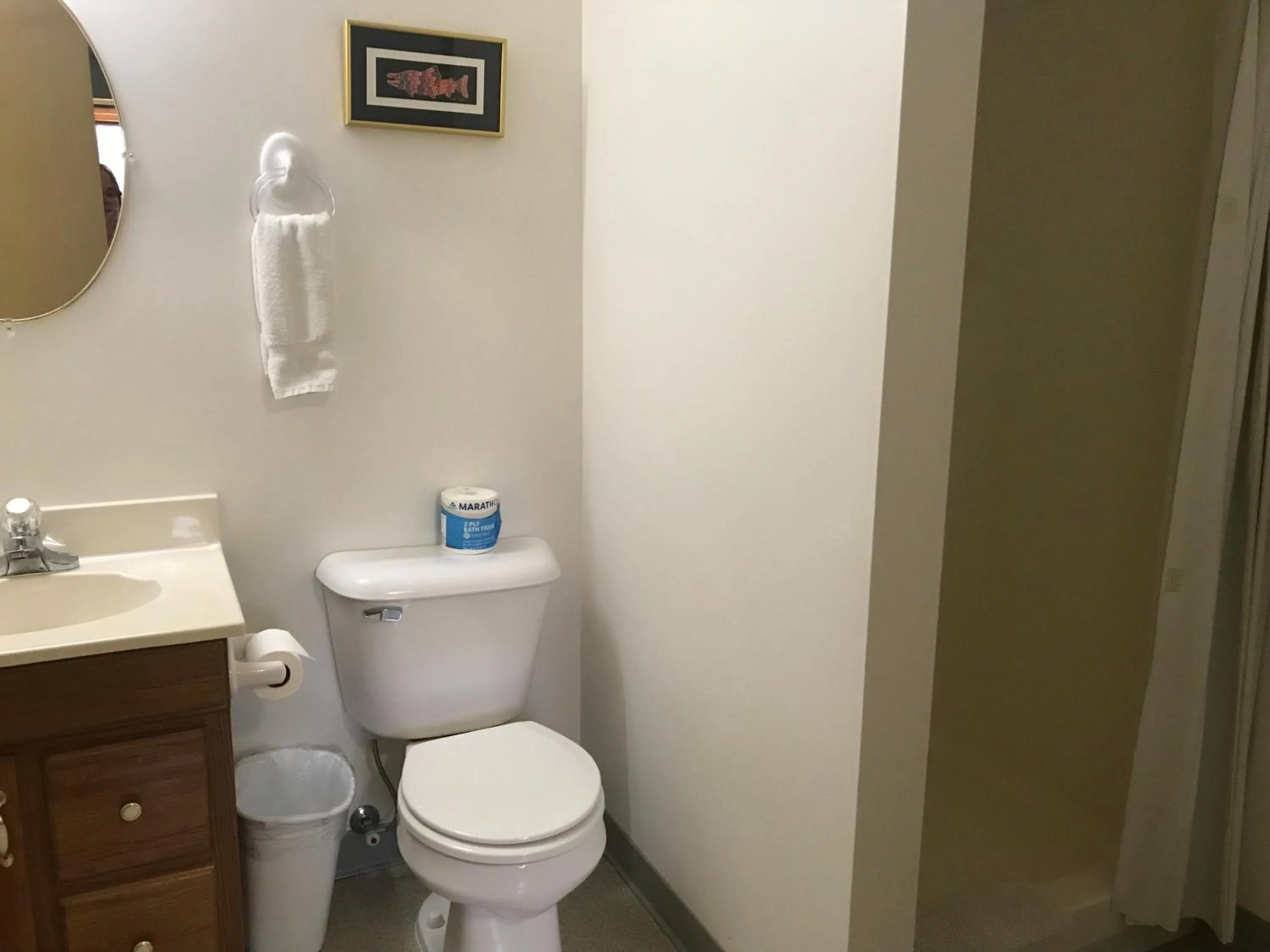 Lake Louise Lodge, Alaska