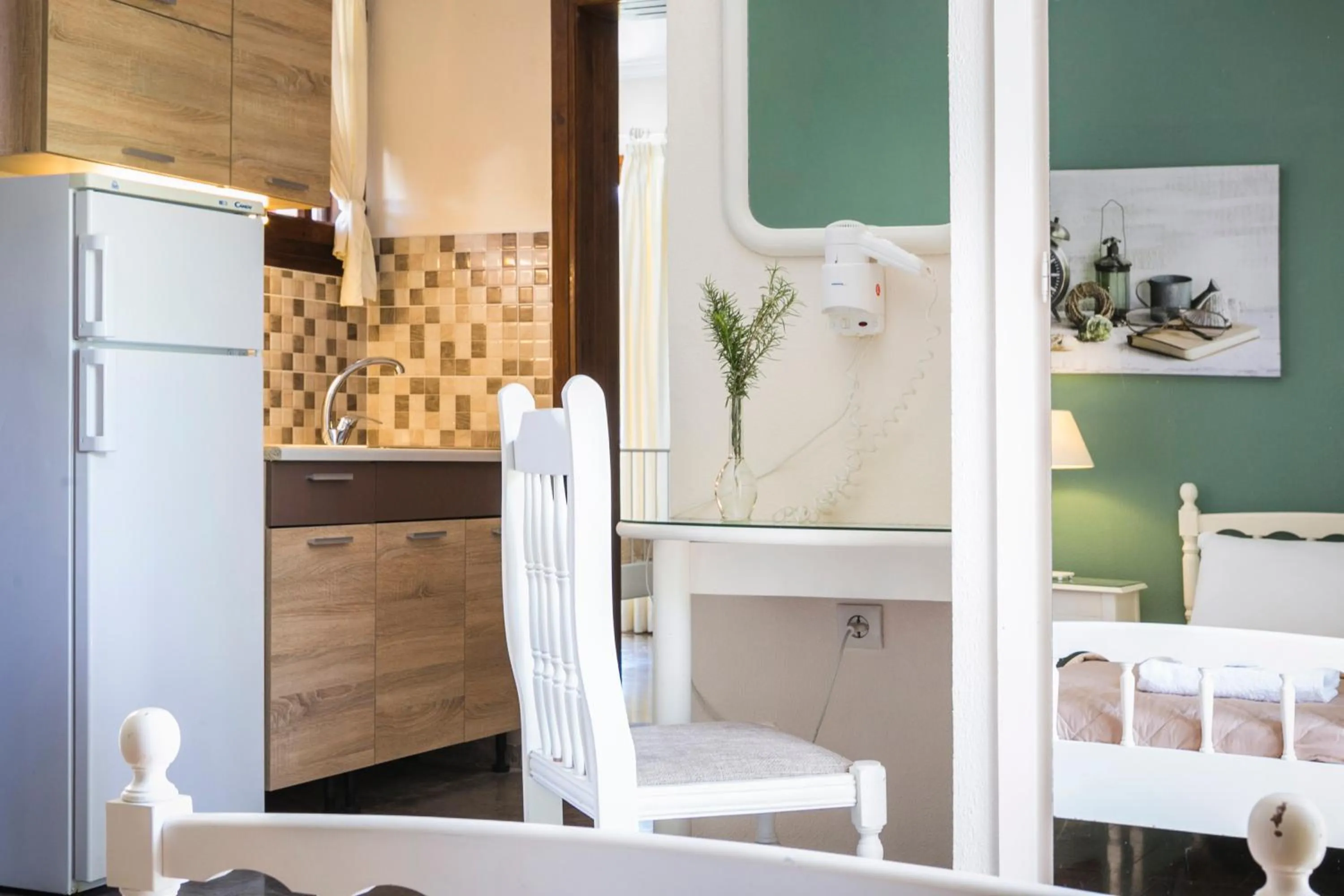 Photo of the whole room in Dendrolivano