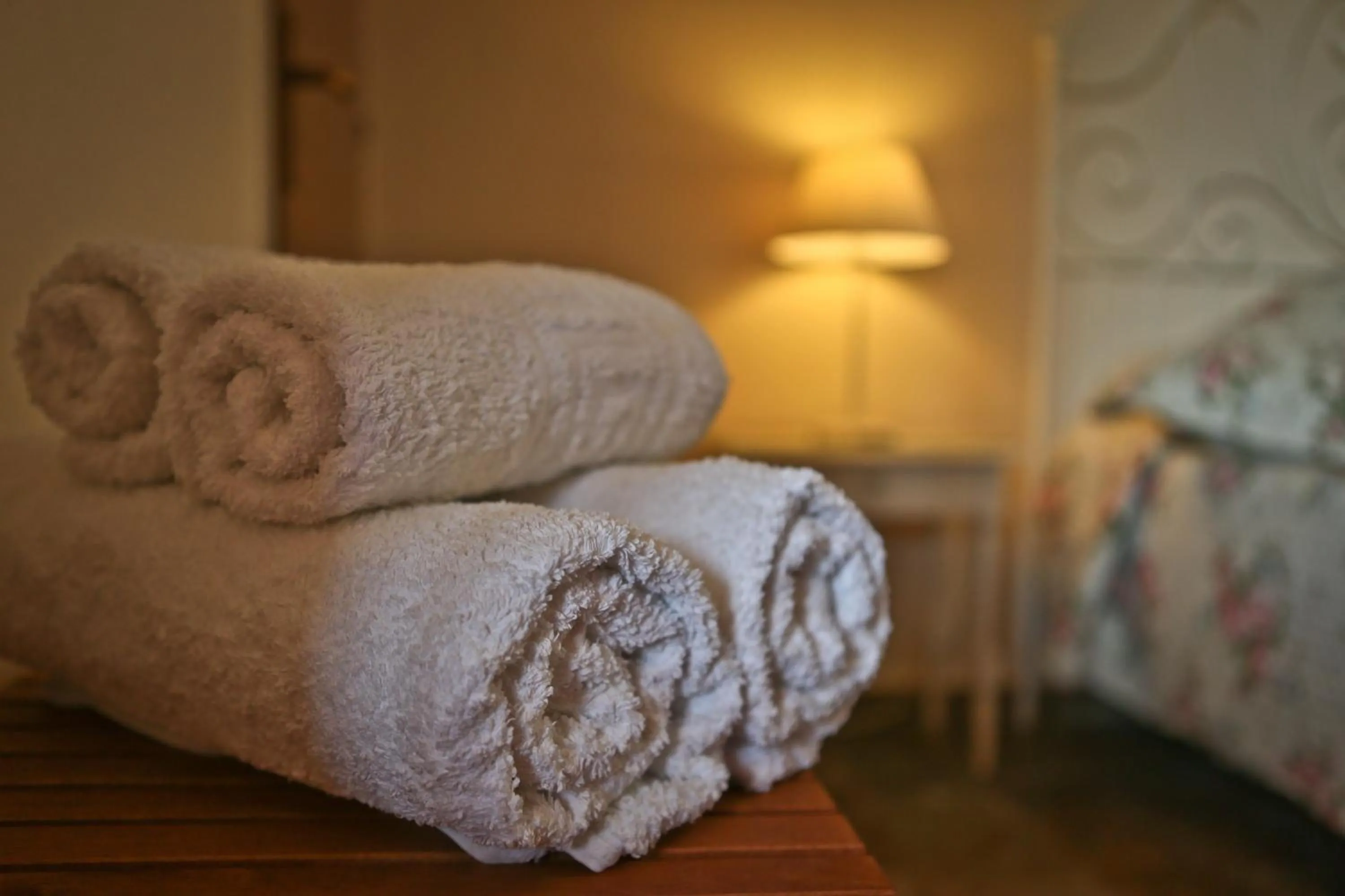 Photo of the whole room, Bed in Dendrolivano