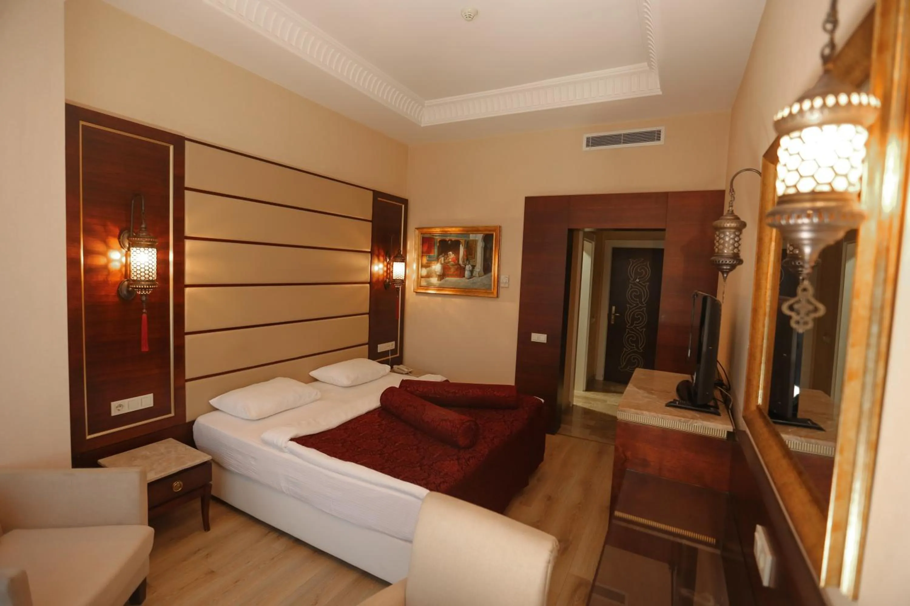 Massage, Bed in Kronos Hotel