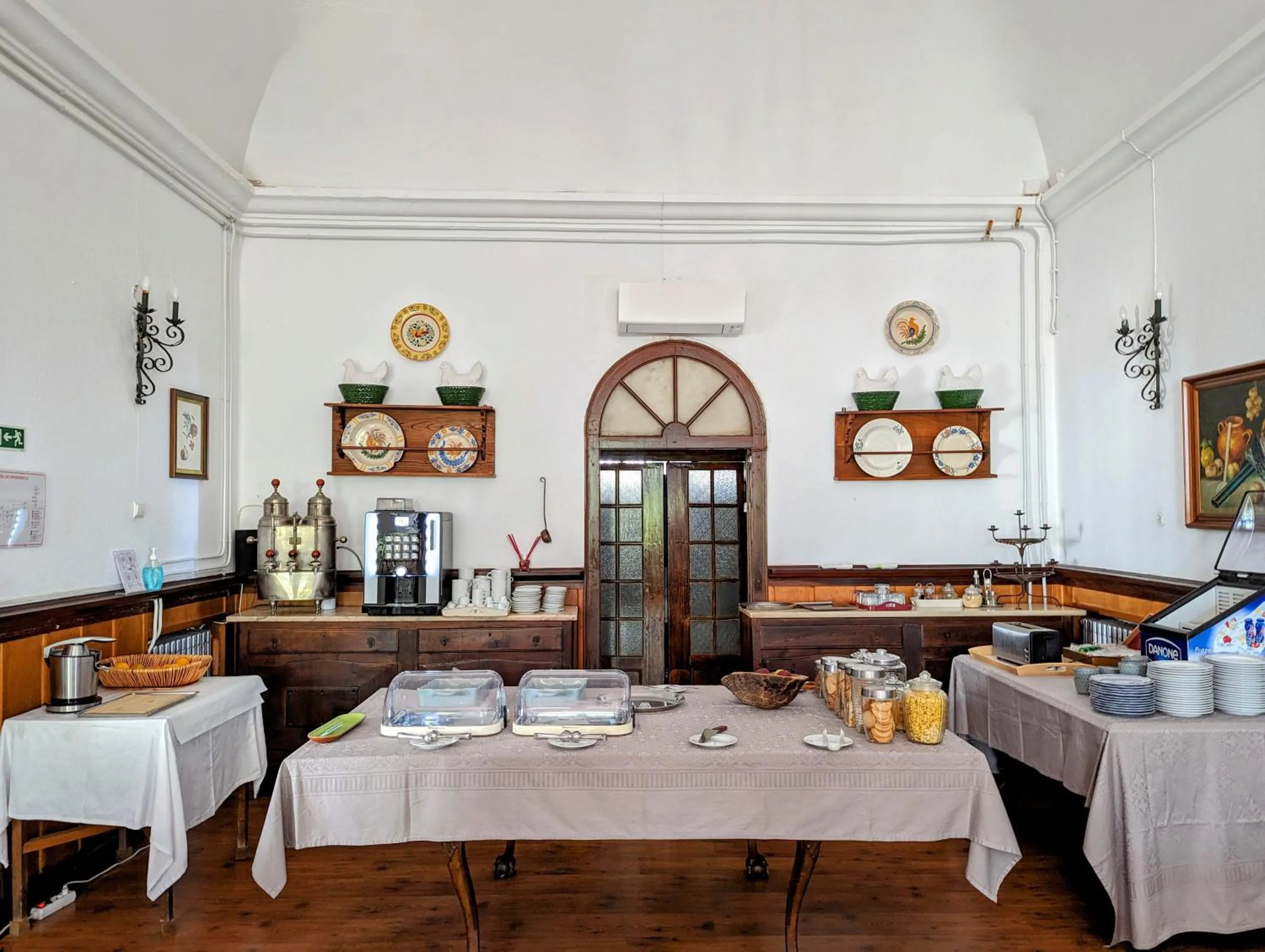 Breakfast in Hotel Solar de Monfalim