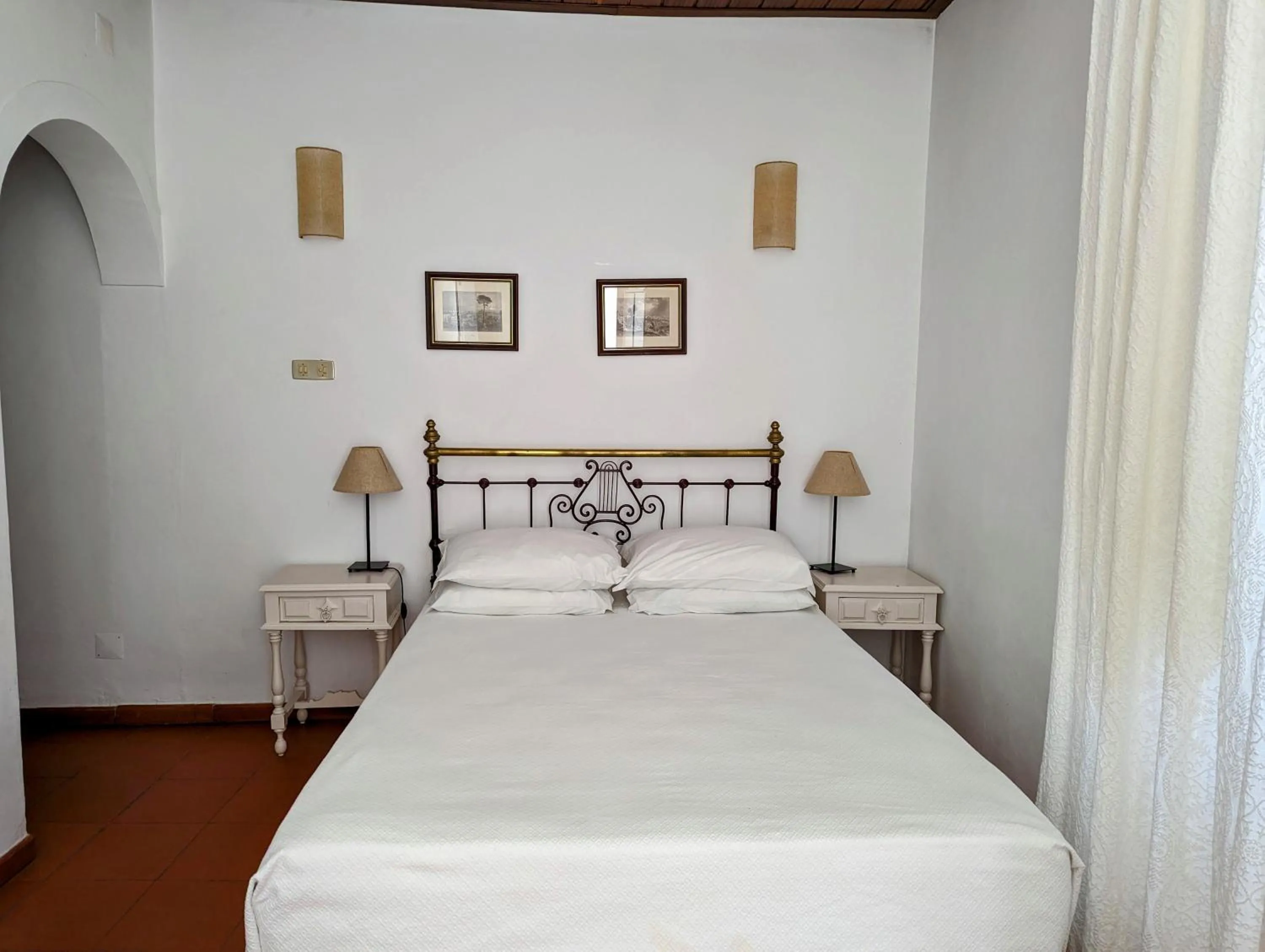 Bed in Hotel Solar de Monfalim