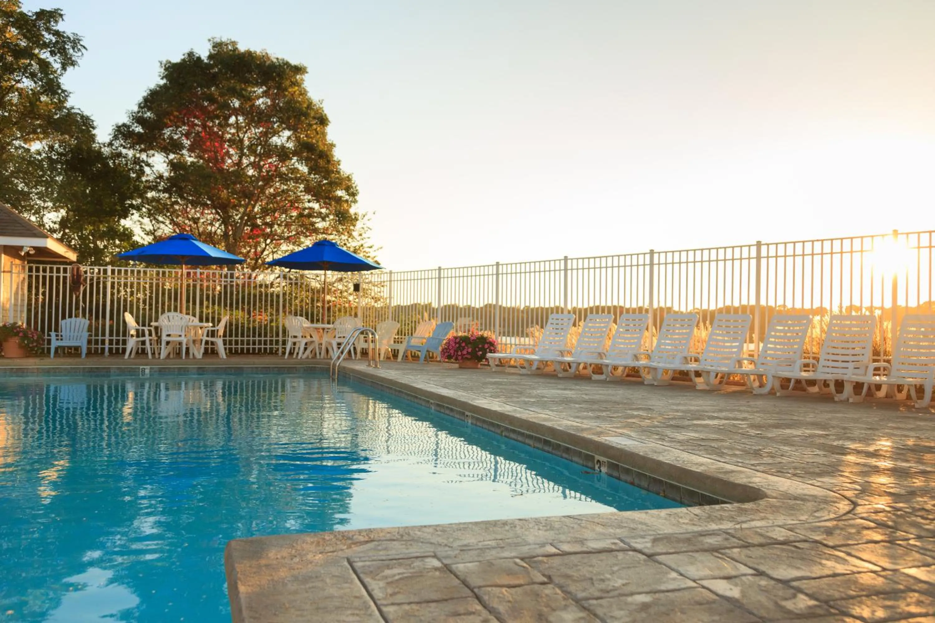 Swimming pool in Bayside Resort Hotel