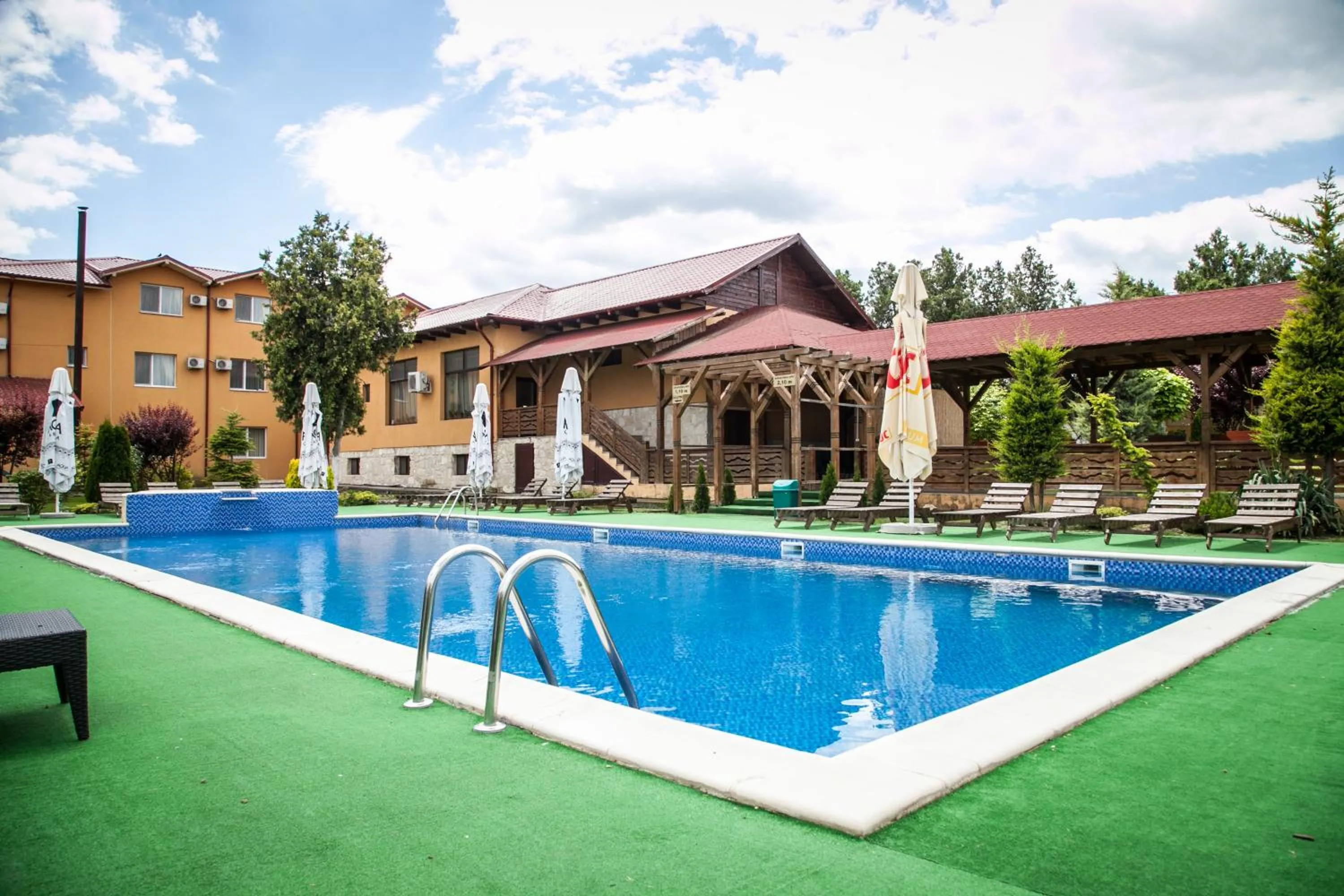 Pool view in Hotel Mondial - Baia
