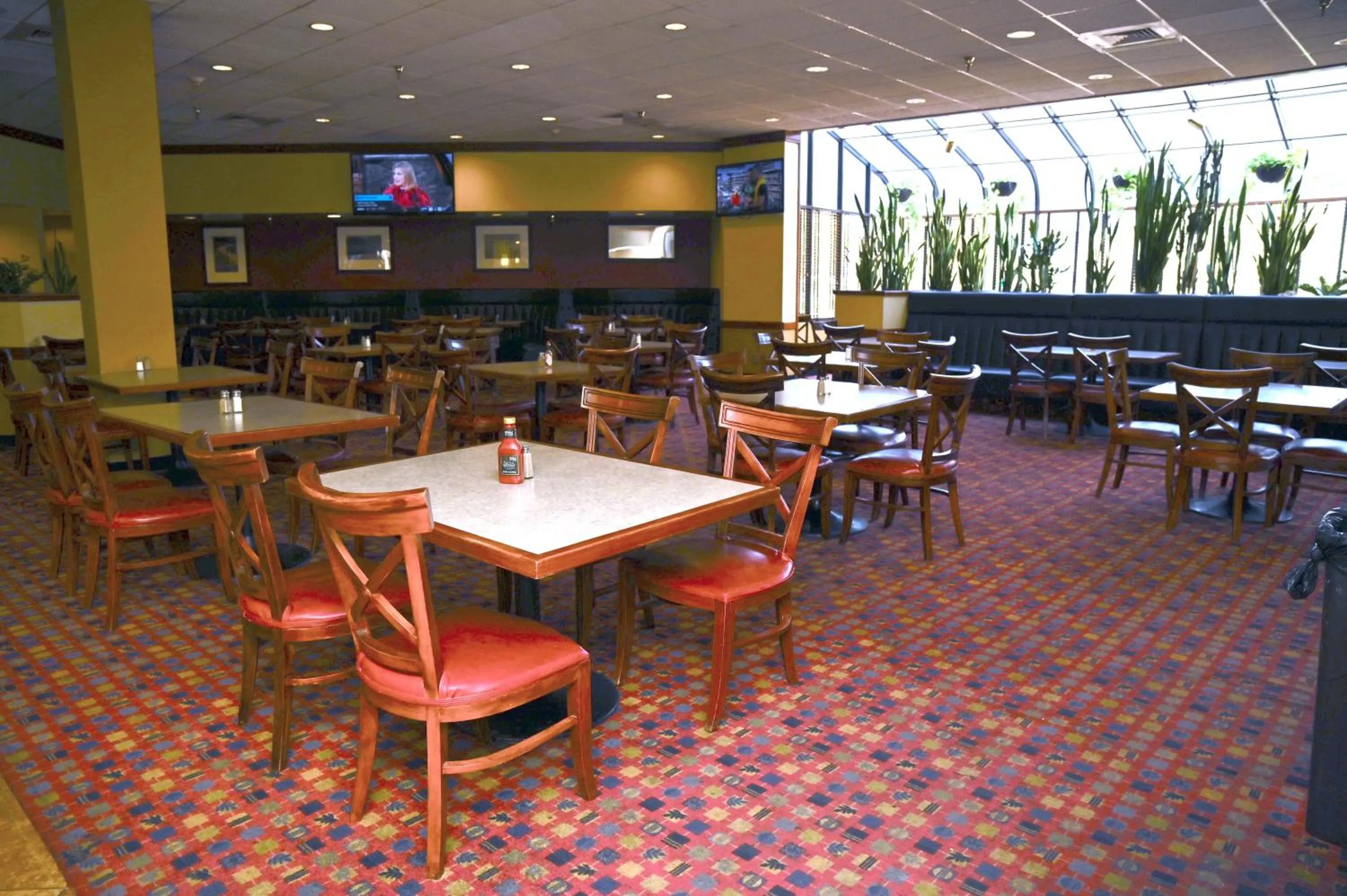 Restaurant/places to eat in MCM Elegante Hotel & Suites Lubbock