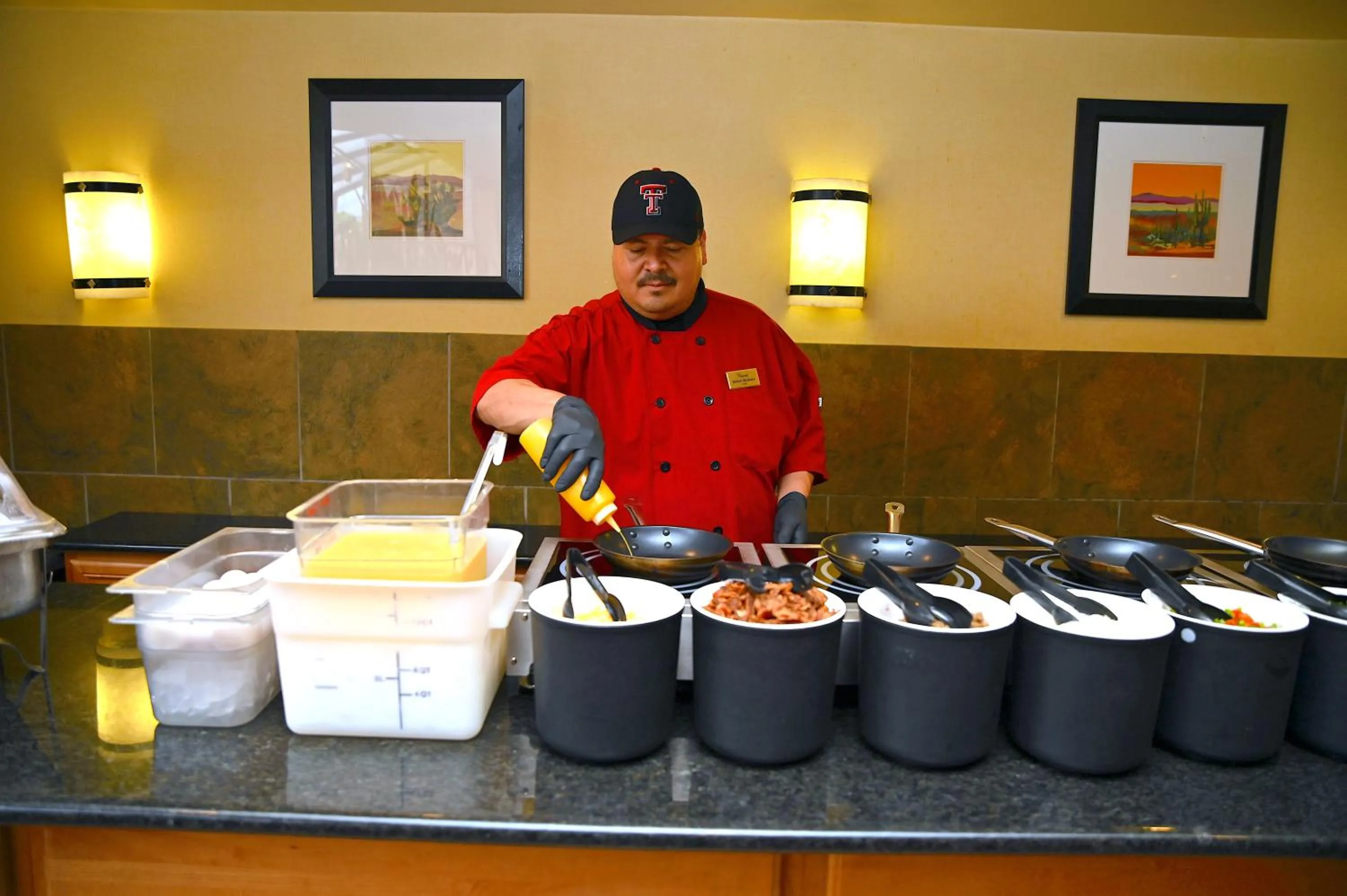 Breakfast in MCM Elegante Hotel & Suites Lubbock