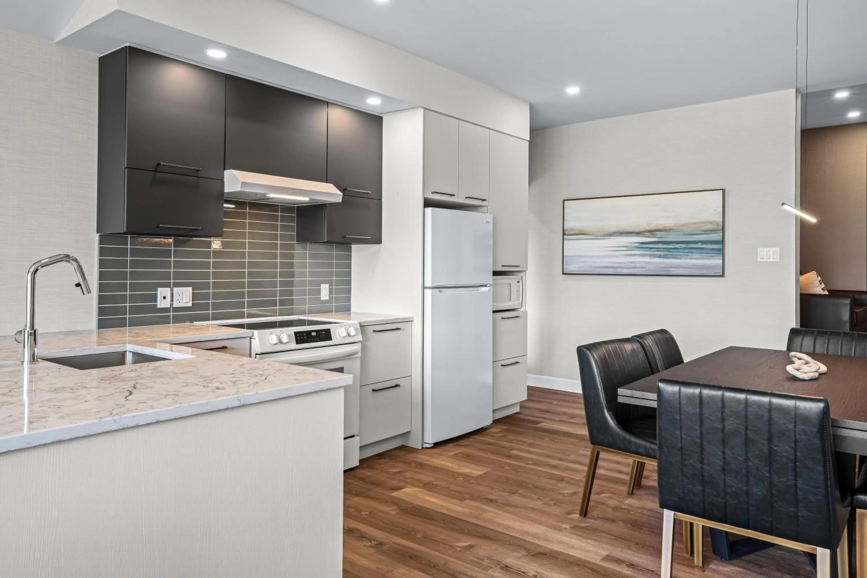 Kitchen or kitchenette in Days Inn by Wyndham Riviere-Du-Loup