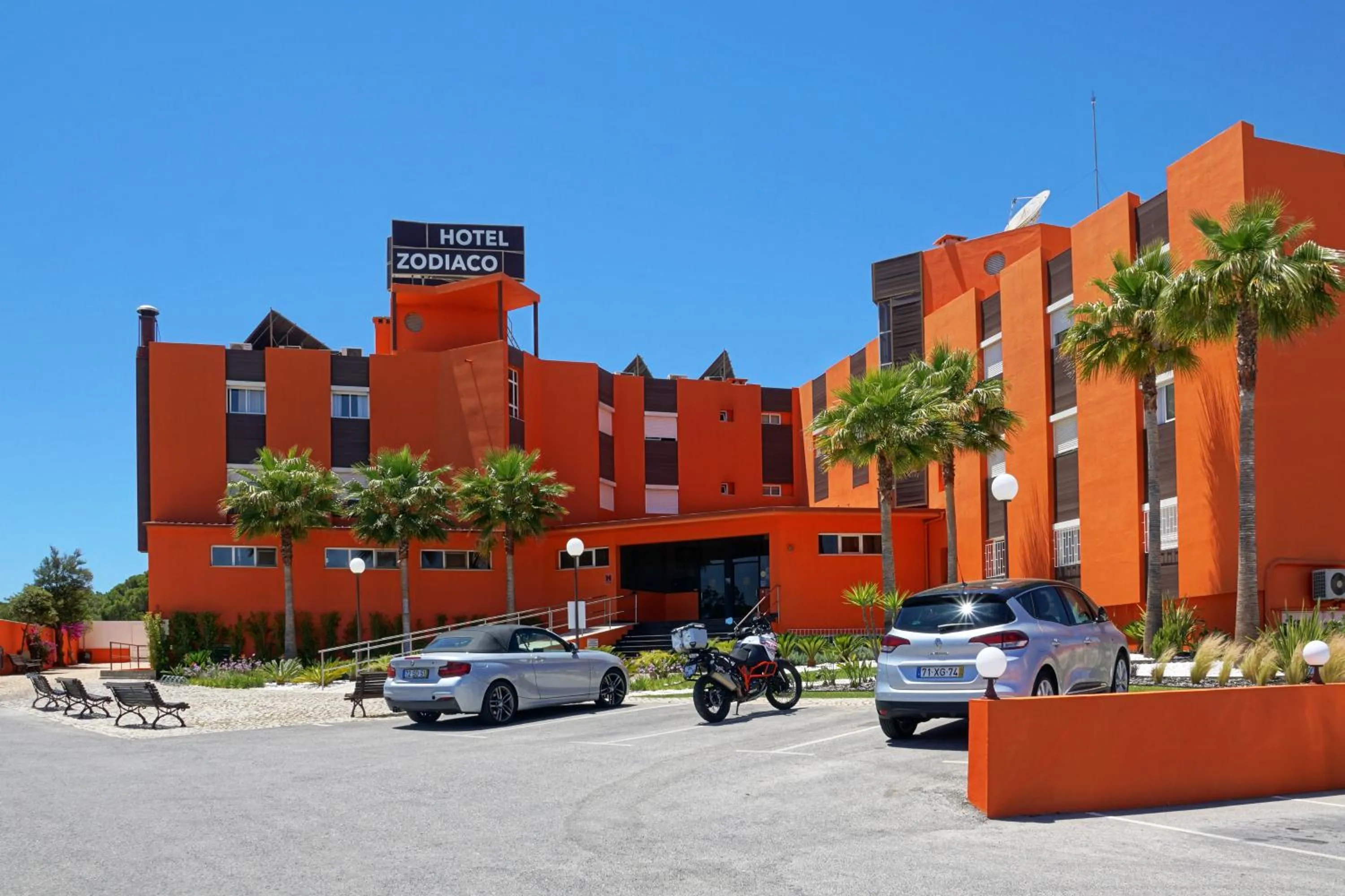 Property building in Zodiaco