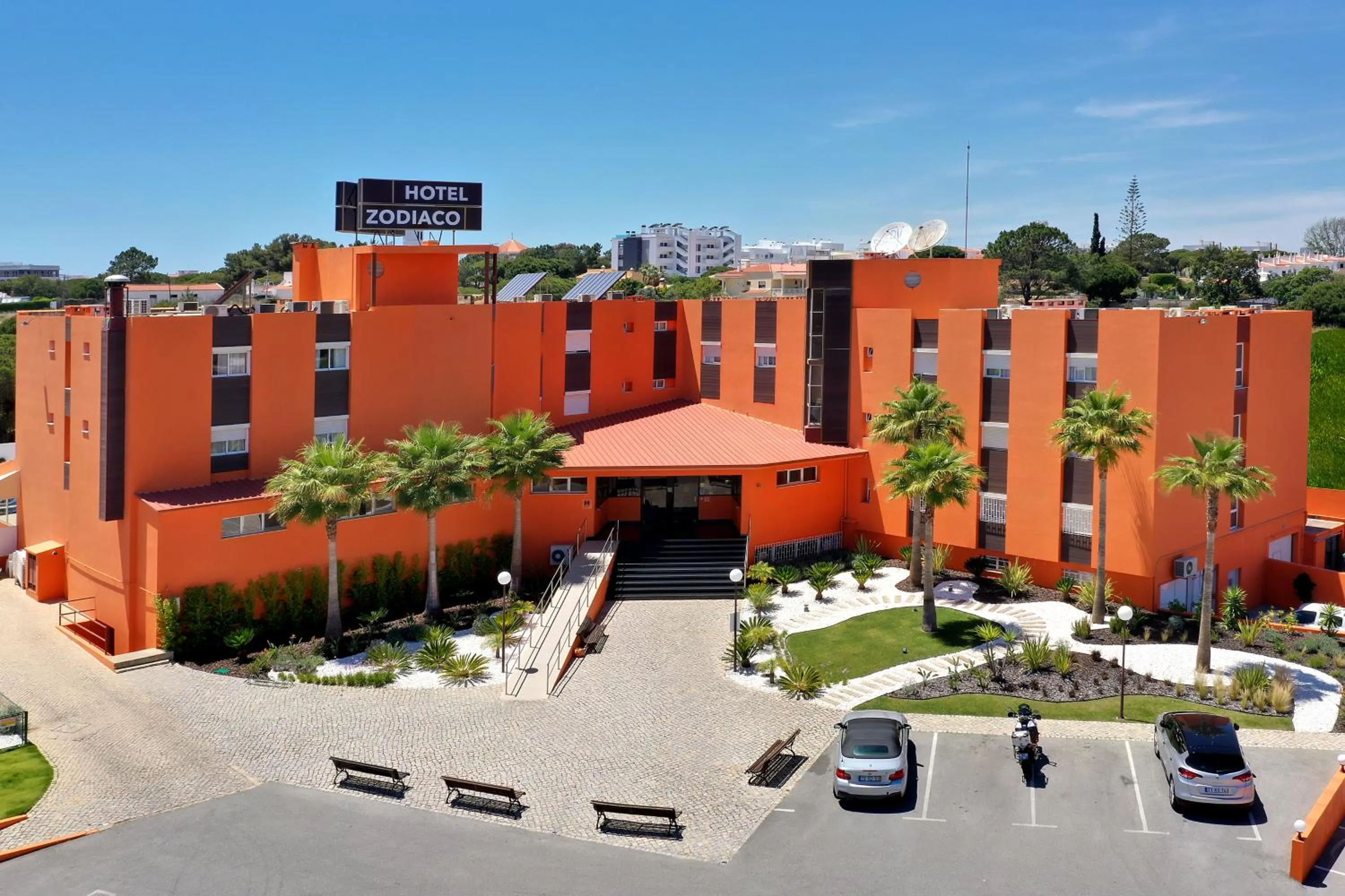 Property building in Zodiaco