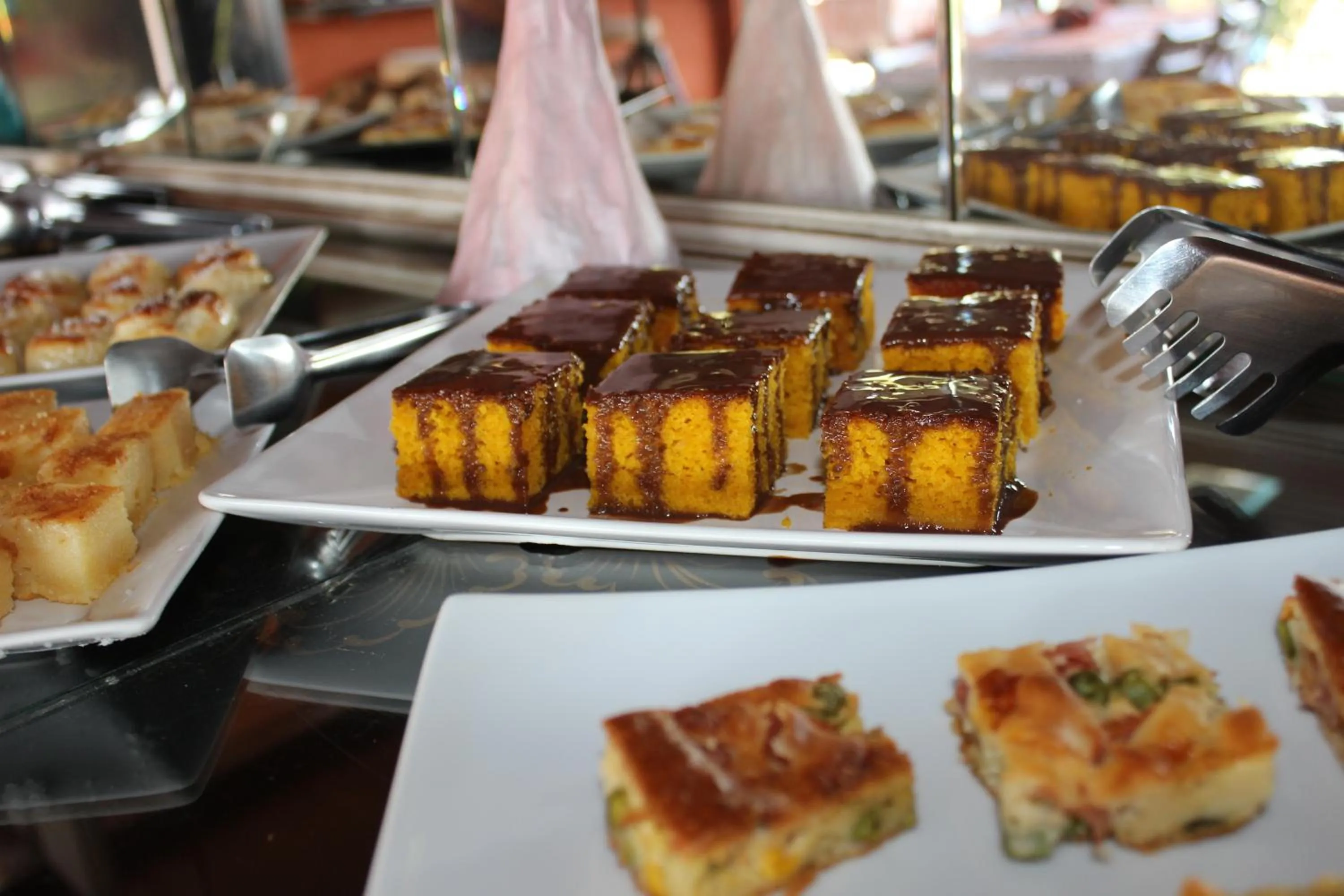 Buffet breakfast in Pousada Ikabana