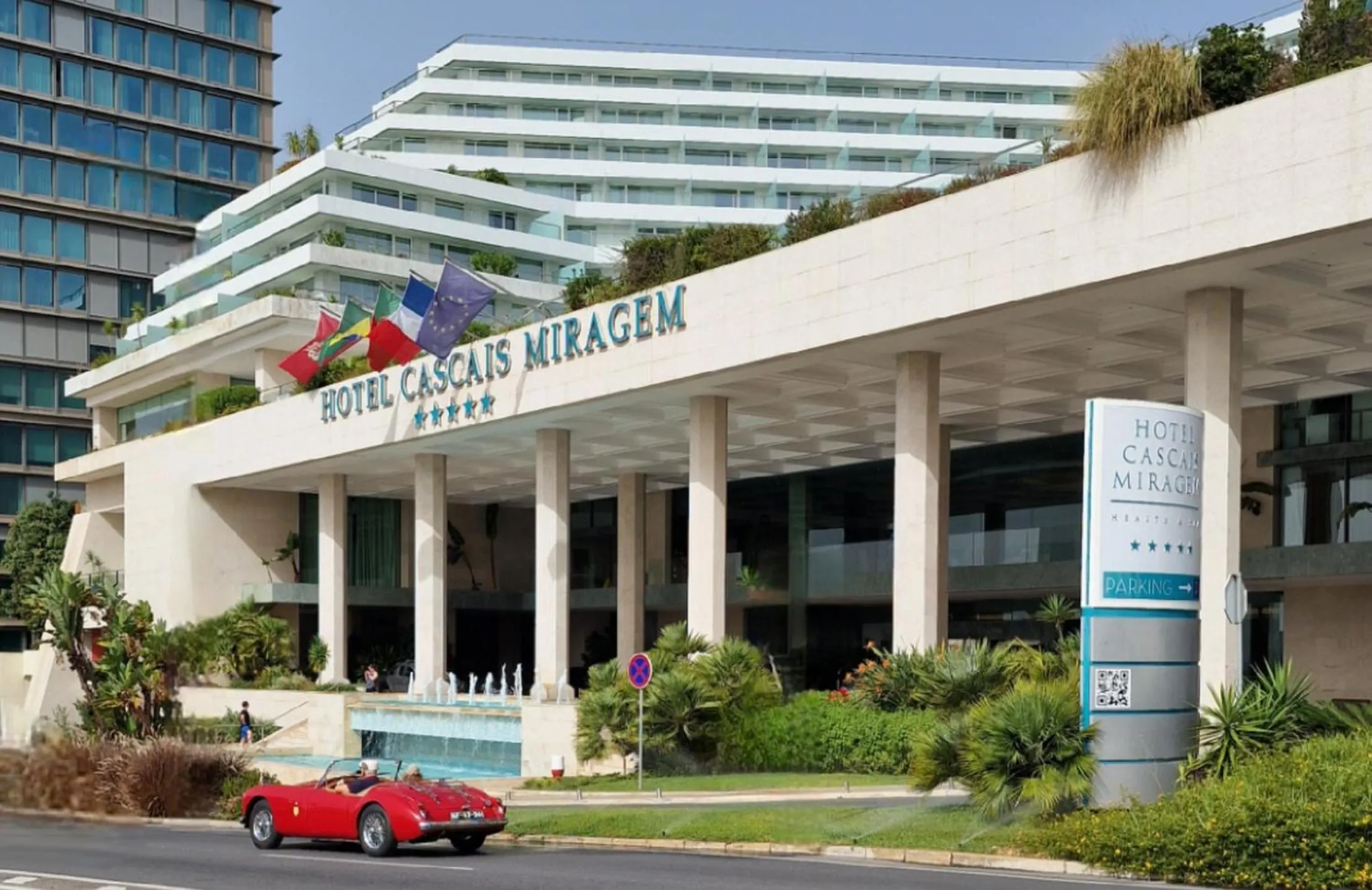Facade/entrance in Hotel Cascais Miragem Health & Spa