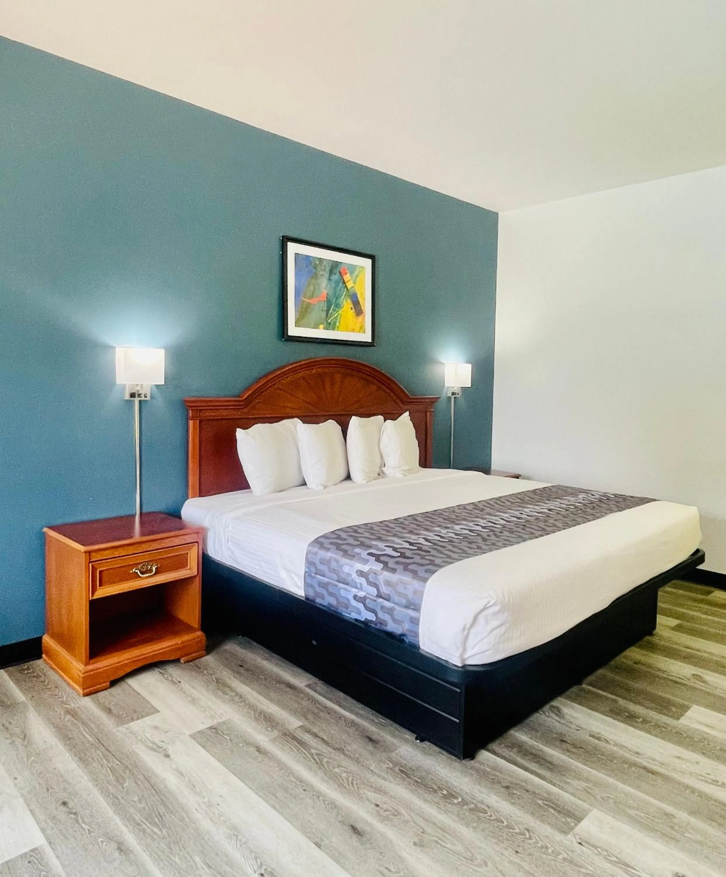 Bed in Grand Vista Hotel & Suites