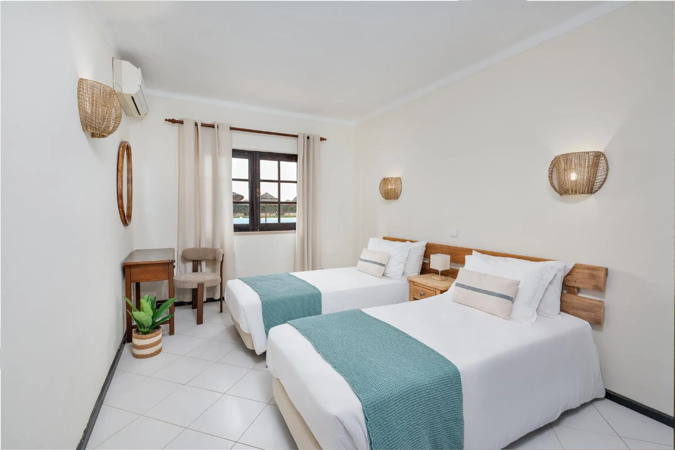 Bedroom, Bed in Colina Village