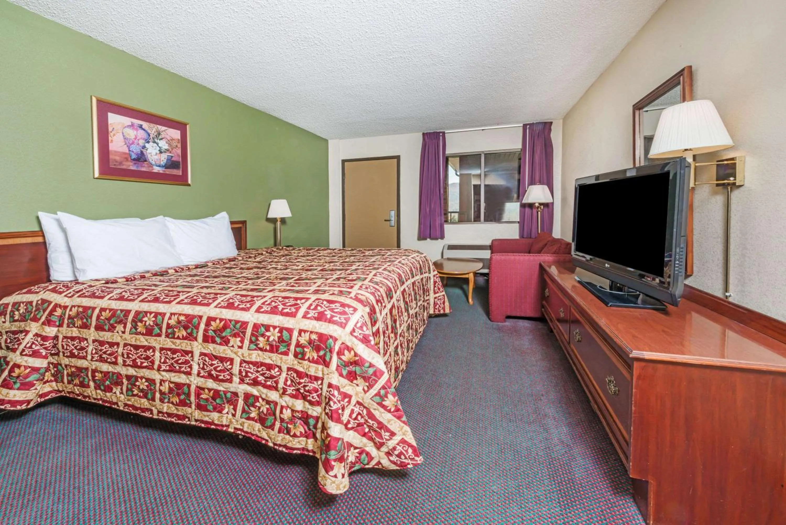Photo of the whole room in Days Inn by Wyndham New Market I-81