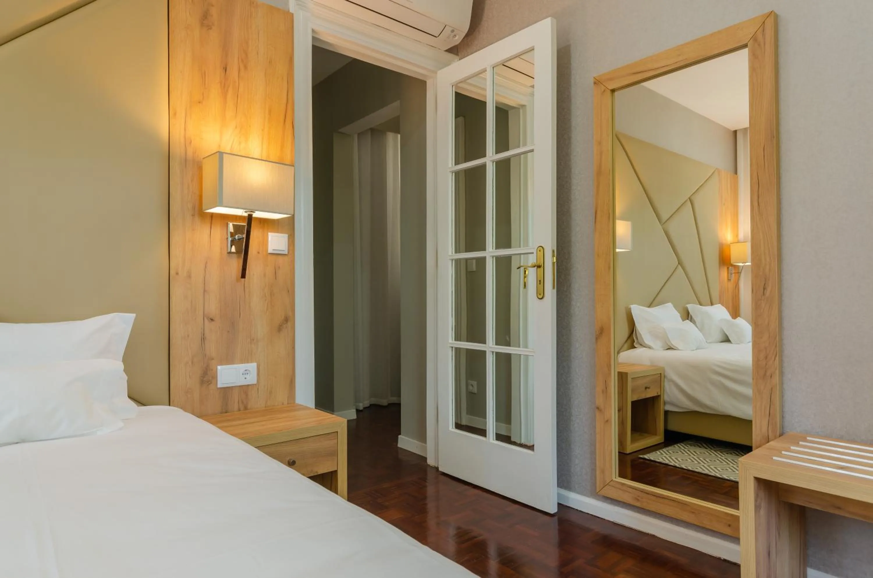 Bed in Le Jardin Lisbon