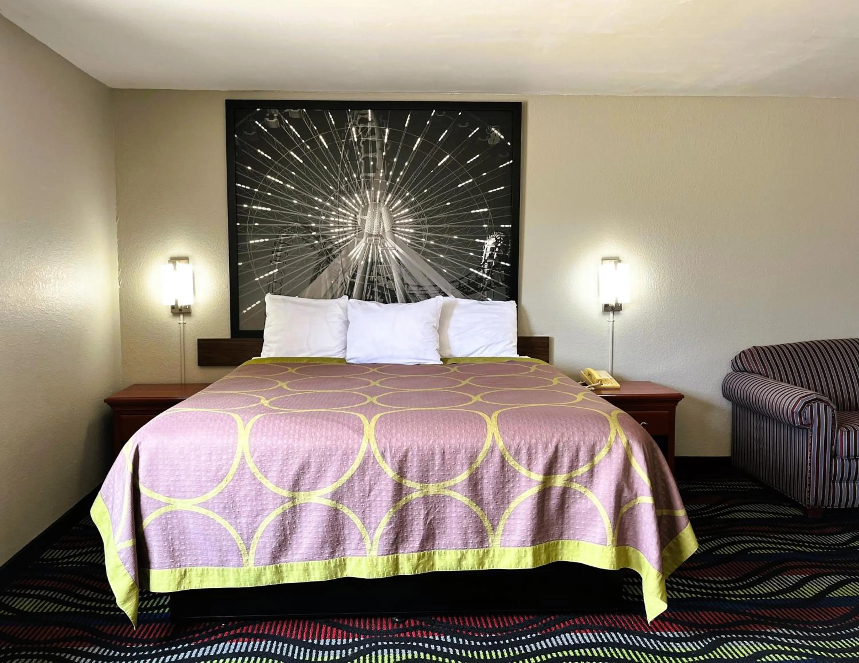 Bedroom, Bed in Super 8 by Wyndham Vincennes