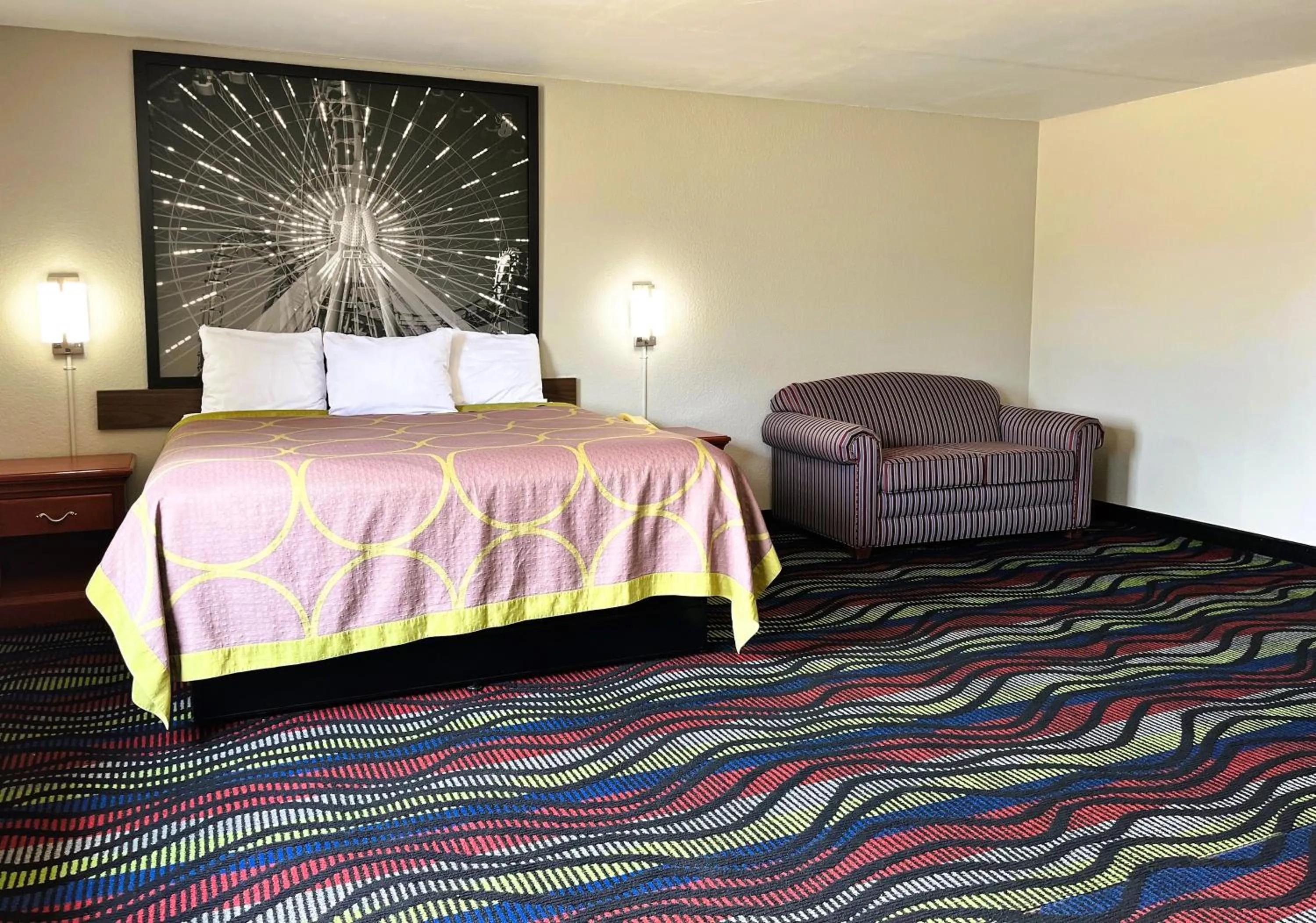 Bedroom, Bed in Super 8 by Wyndham Vincennes