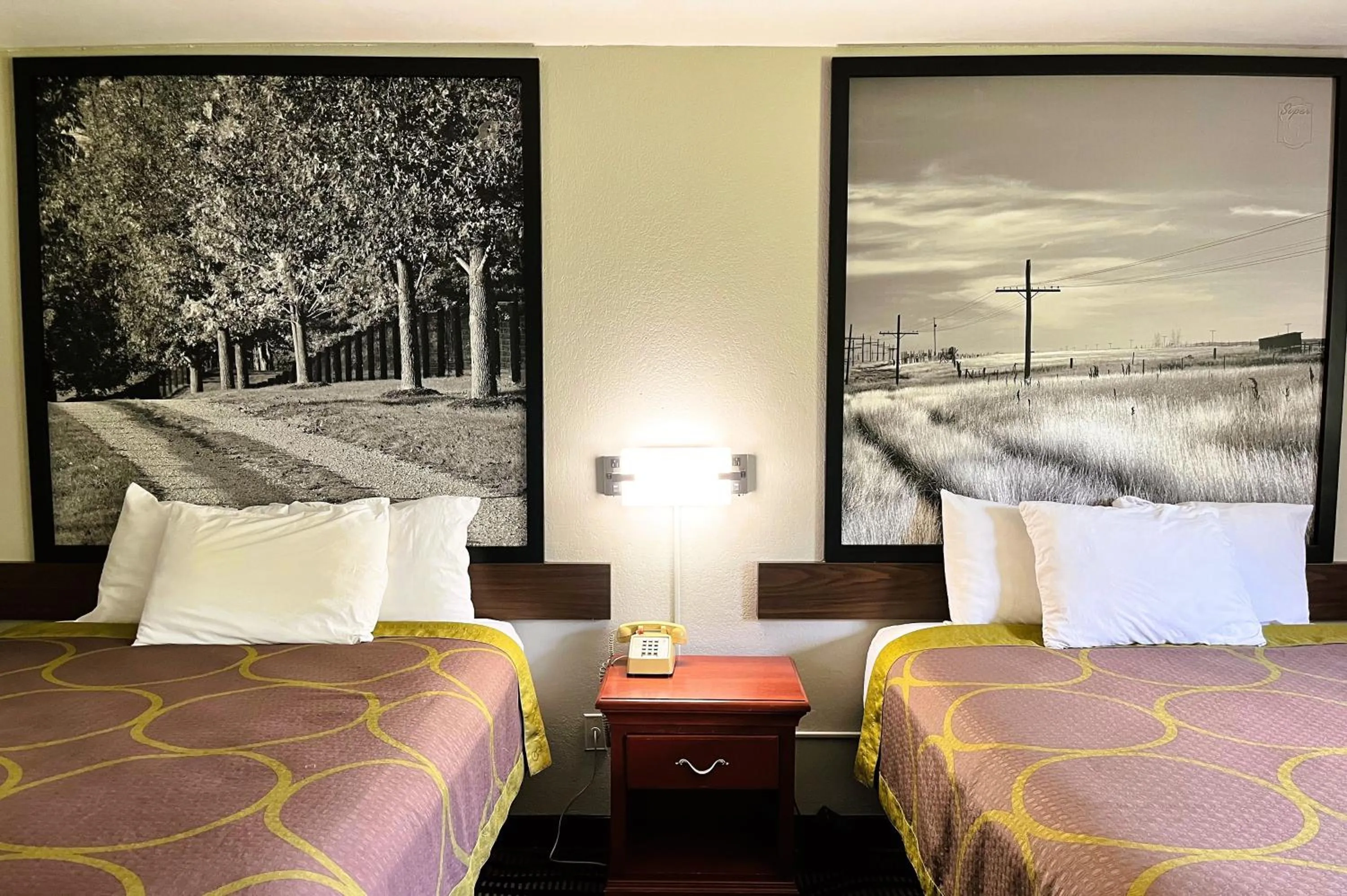 Bedroom, Bed in Super 8 by Wyndham Vincennes