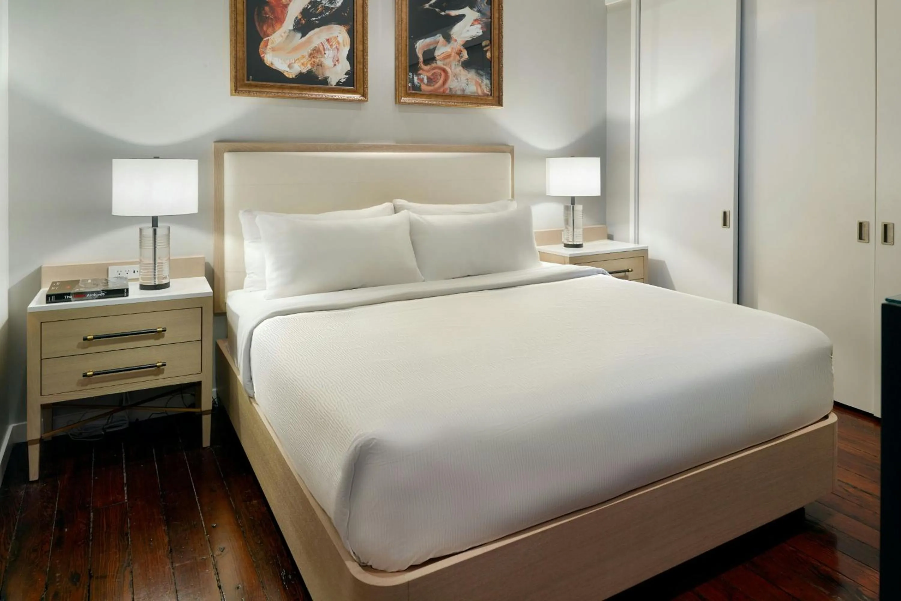 Bedroom, Bed in The Tremont House, Galveston, a Tribute Portfolio Hotel