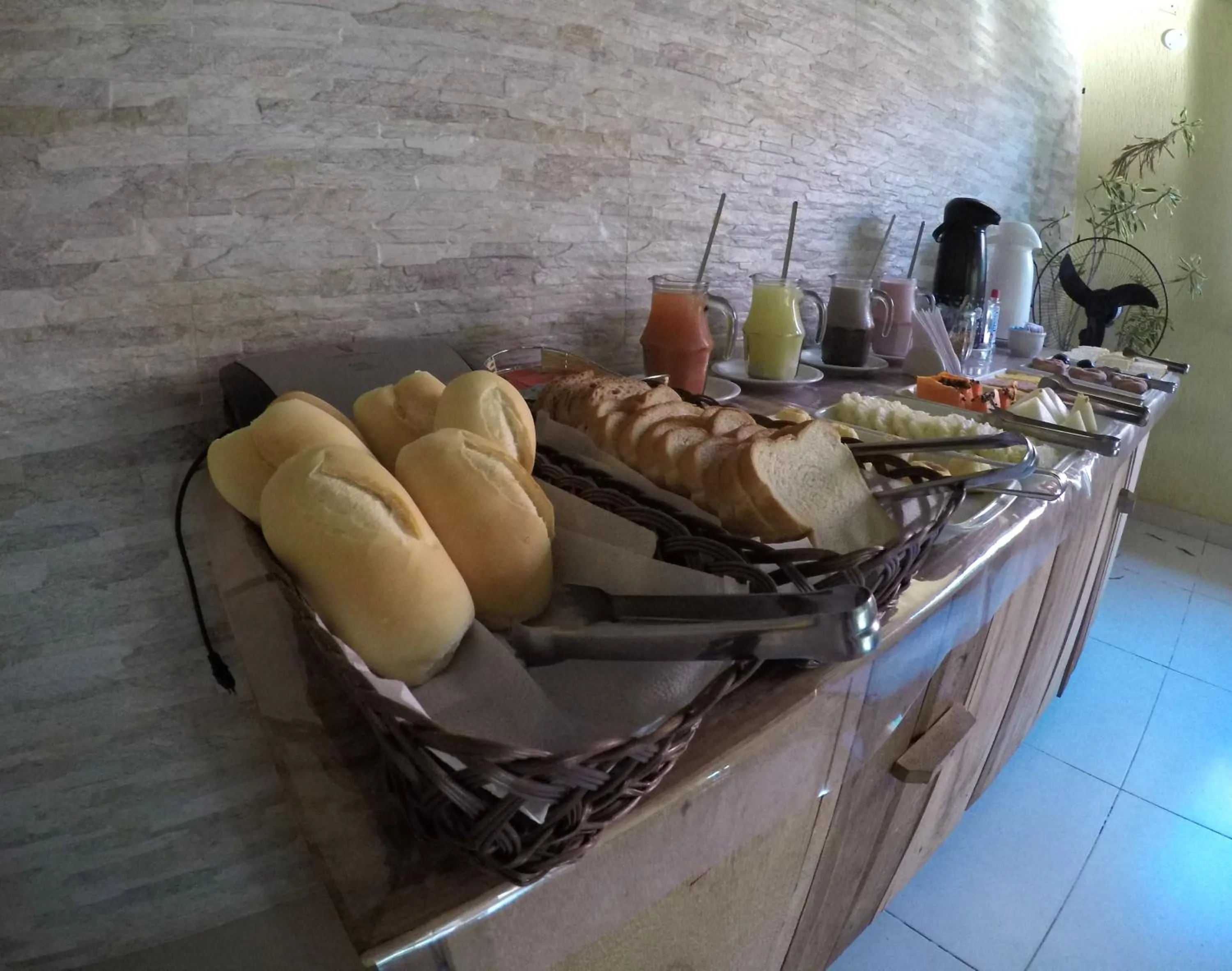 Buffet breakfast in Pousada Destino Búzios