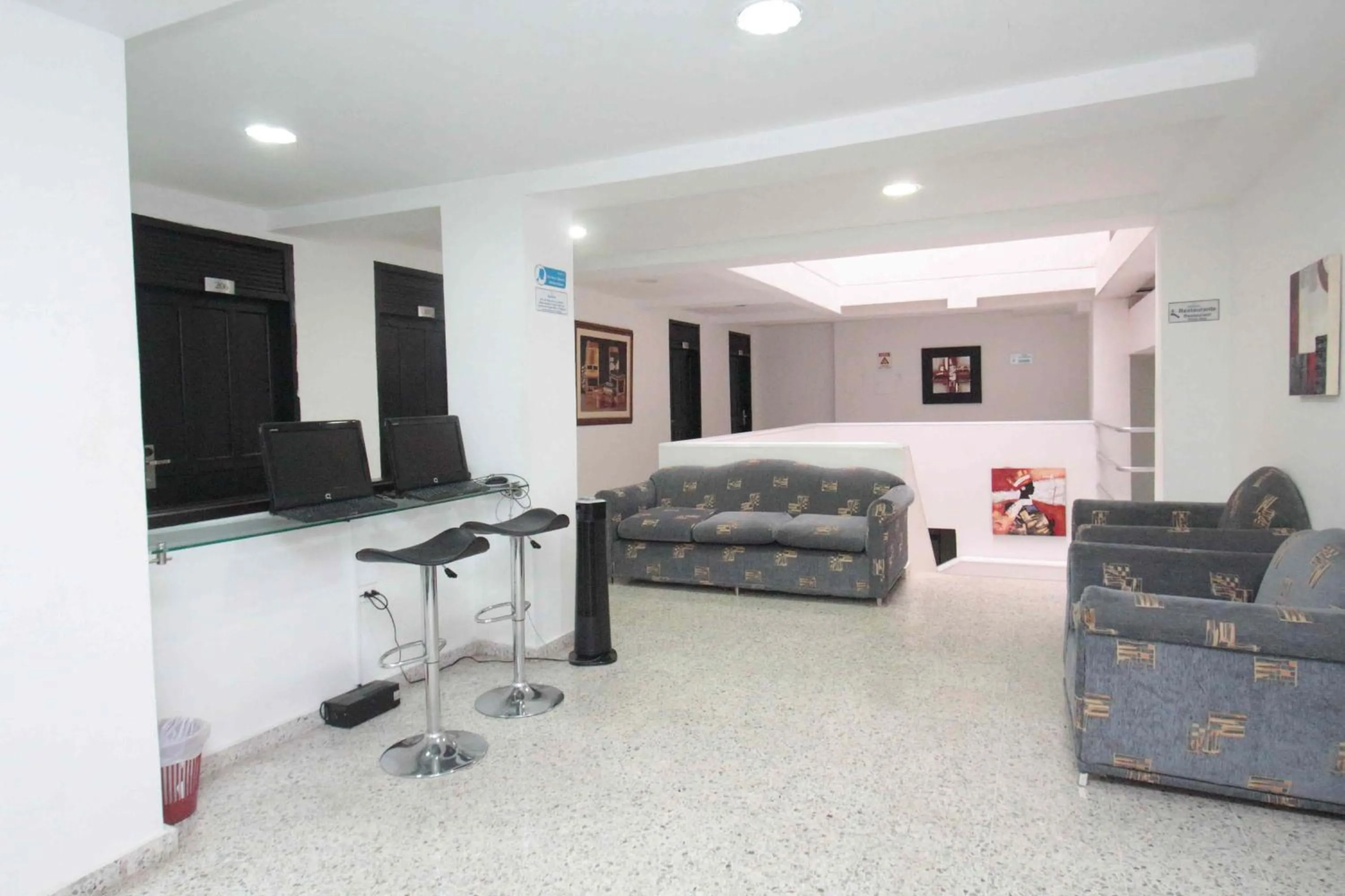 Communal lounge/ TV room in Hotel Arawak Upar