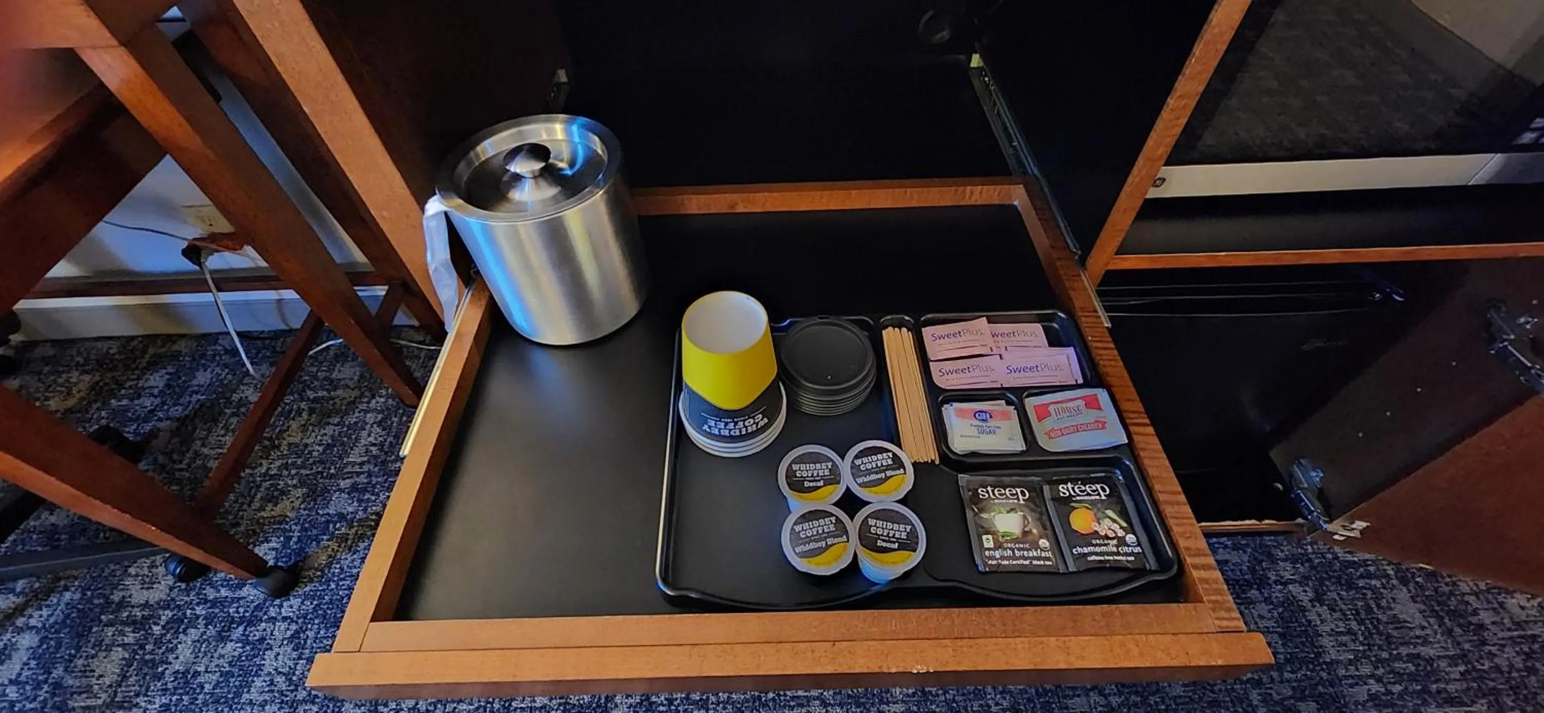 Food and drinks in Red Lion Hotel Eureka