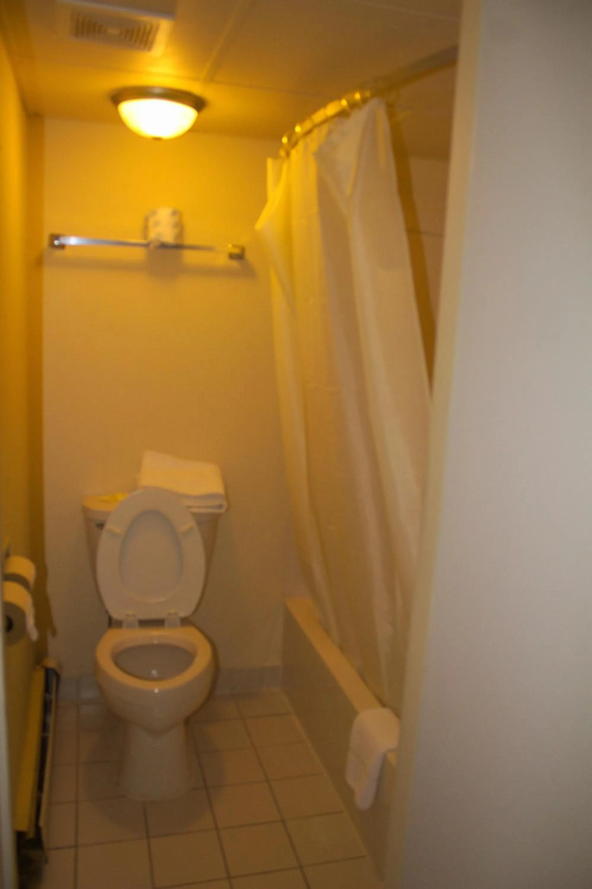 American Inn and Suites