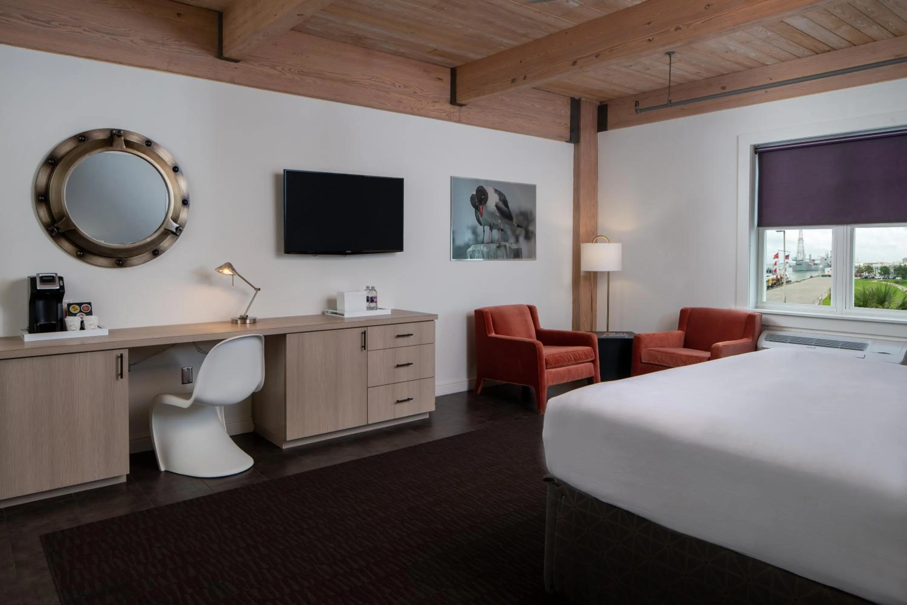 Bedroom, Bed in Harbor House Hotel and Marina at Pier 21