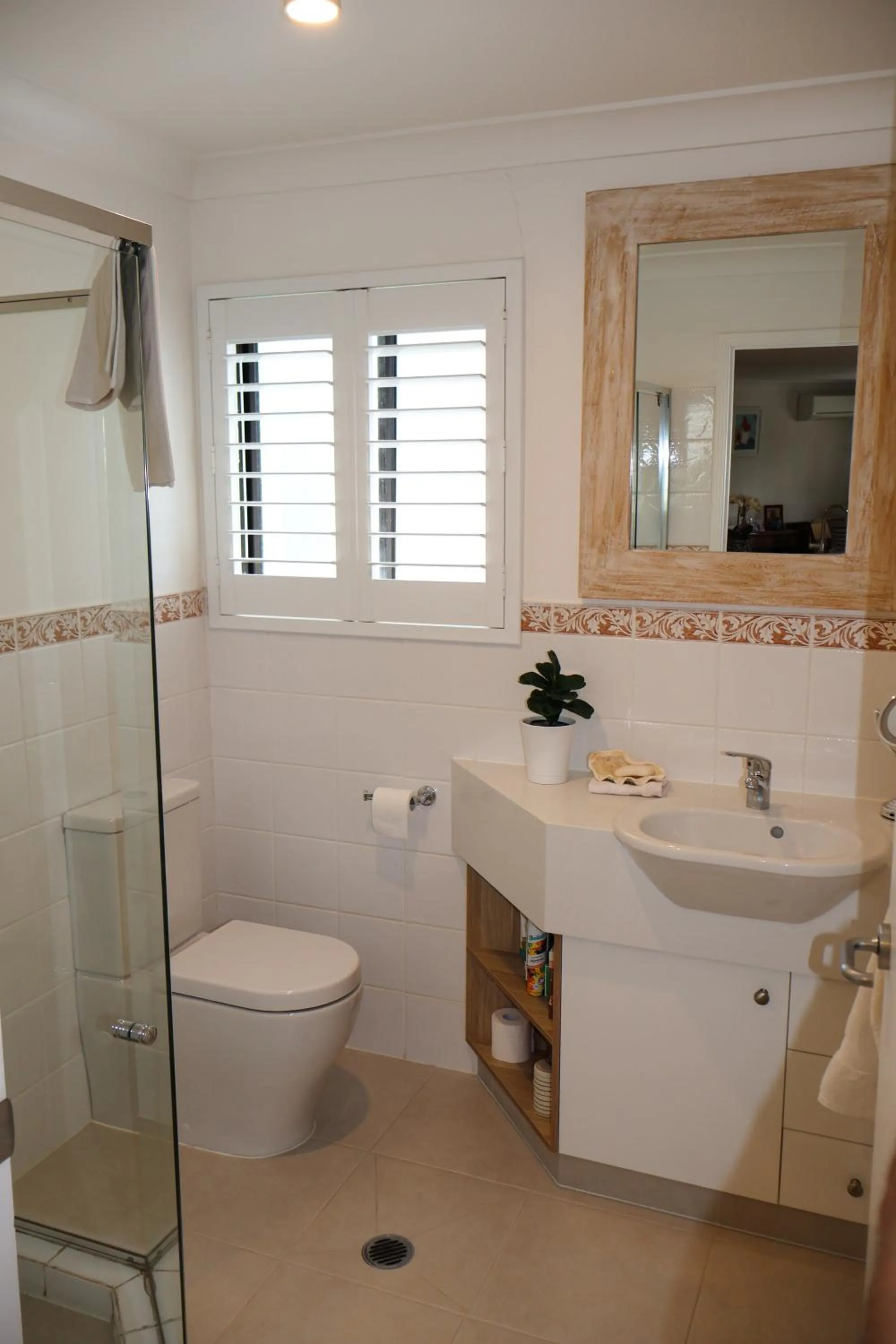 Bathroom in Burleigh on the Beach