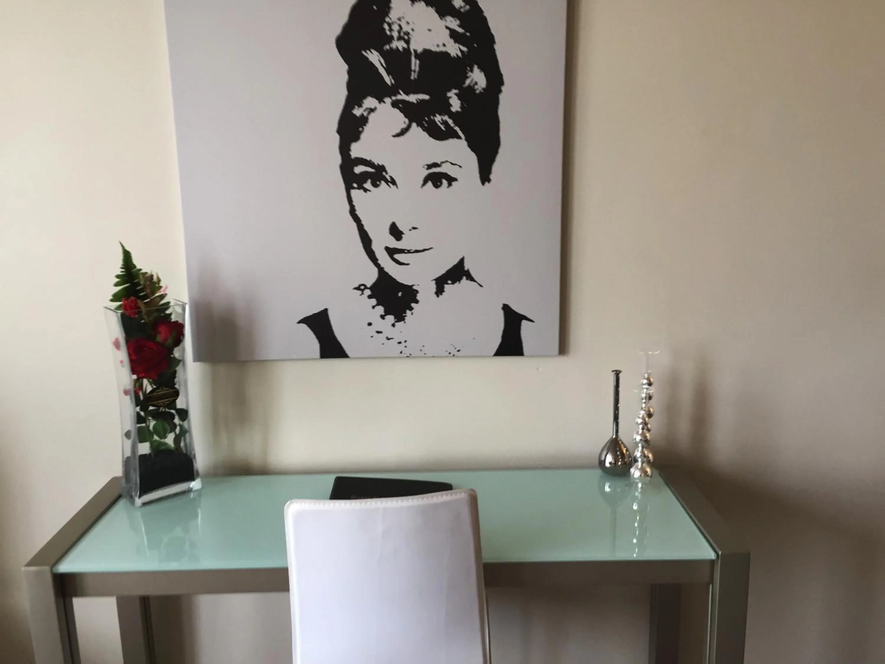 Seating area in Flinders Landing Apartments