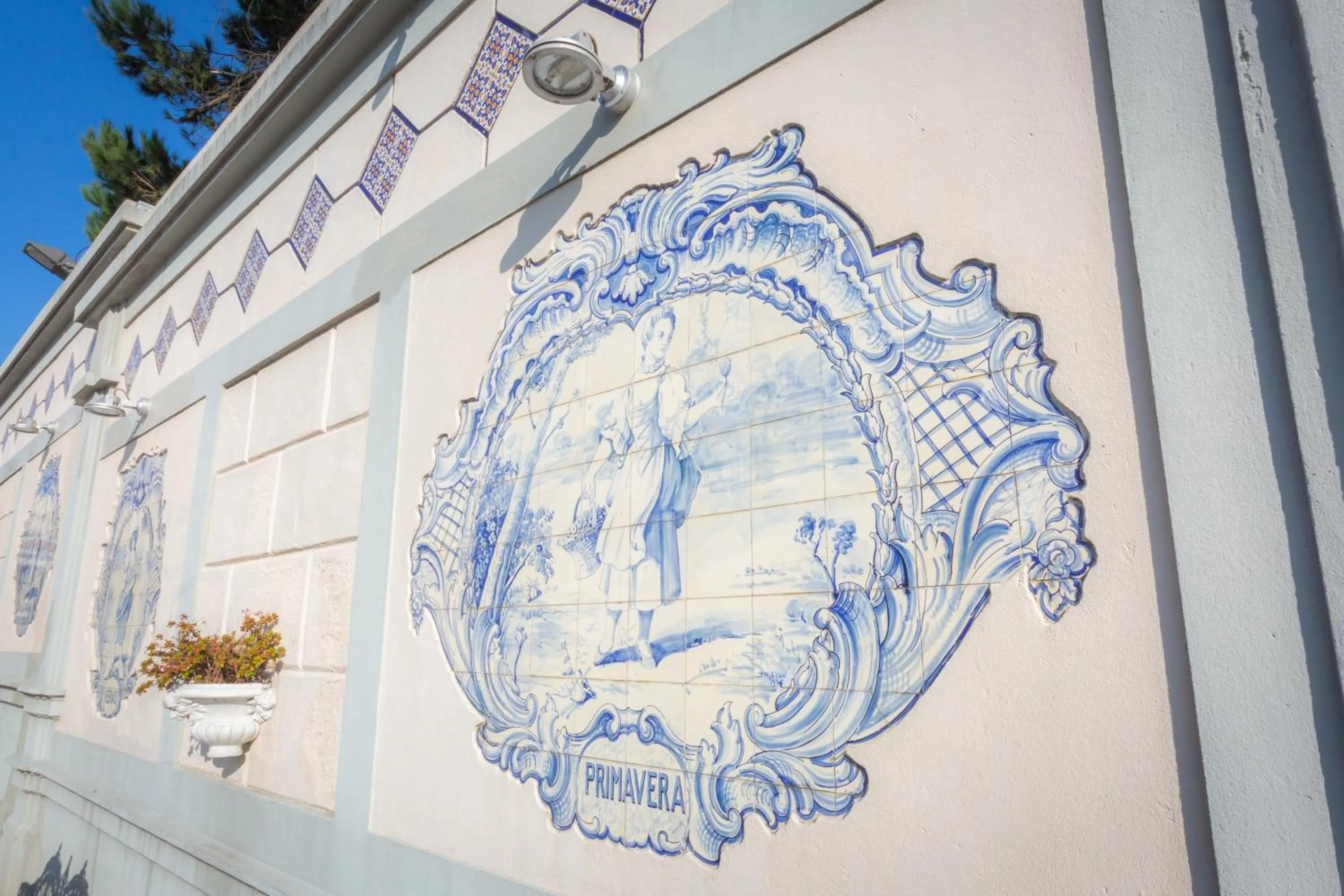 Property building in Castelo Santa Catarina