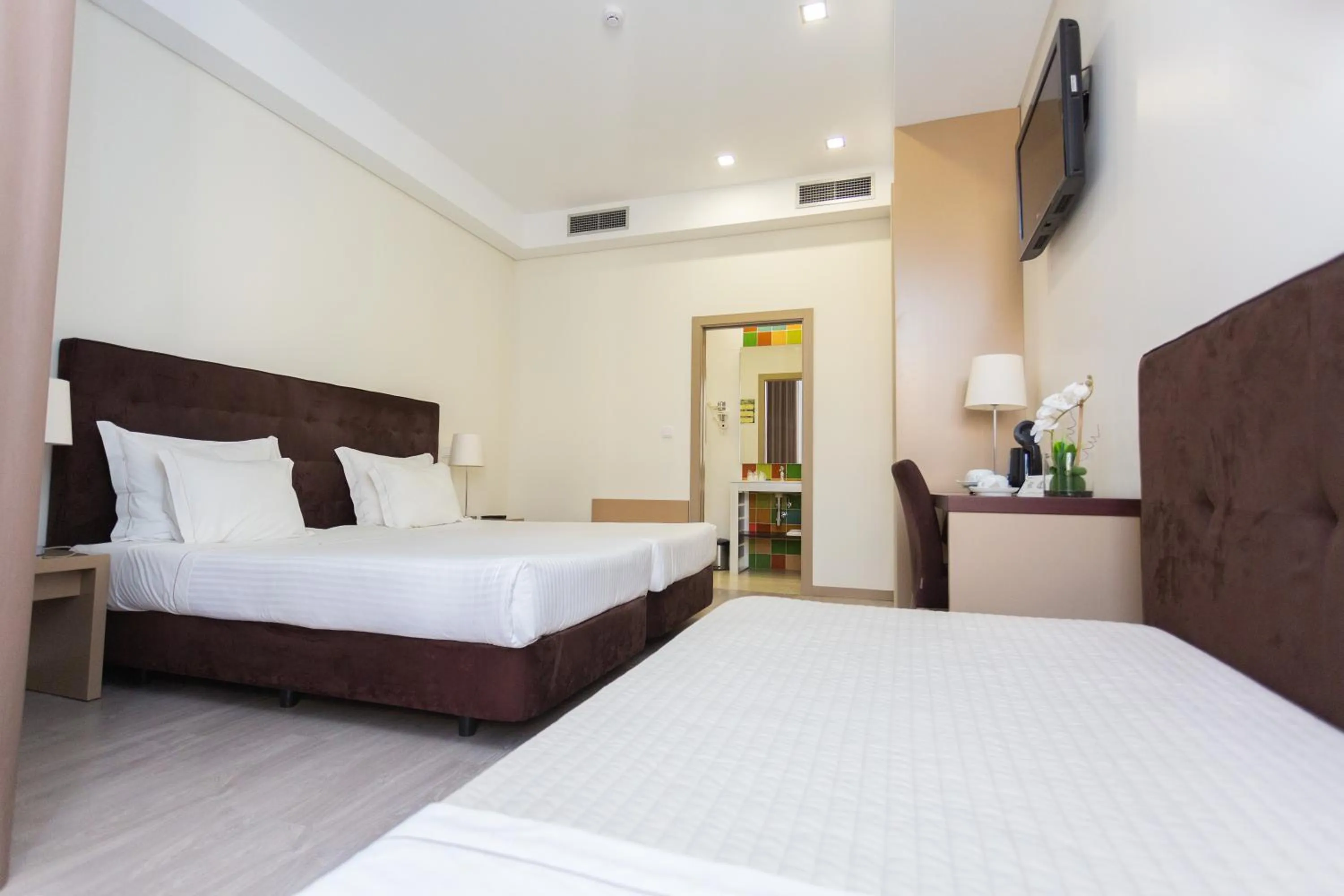 Shower, Bed in Castelo Santa Catarina