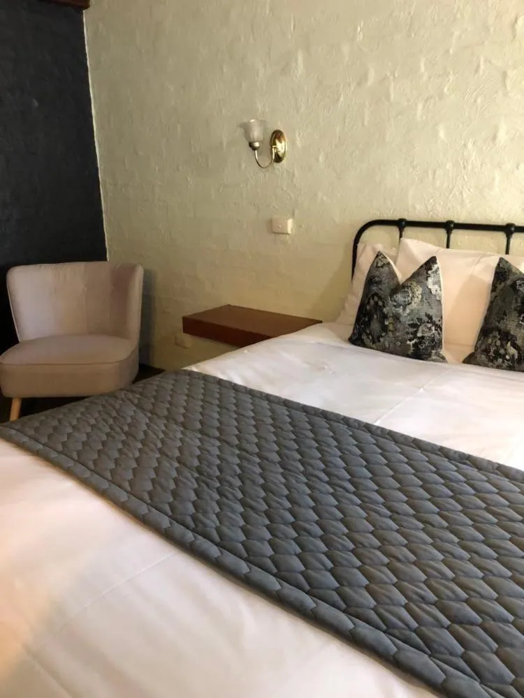 Seating area in Olde Horsham Motor Inn