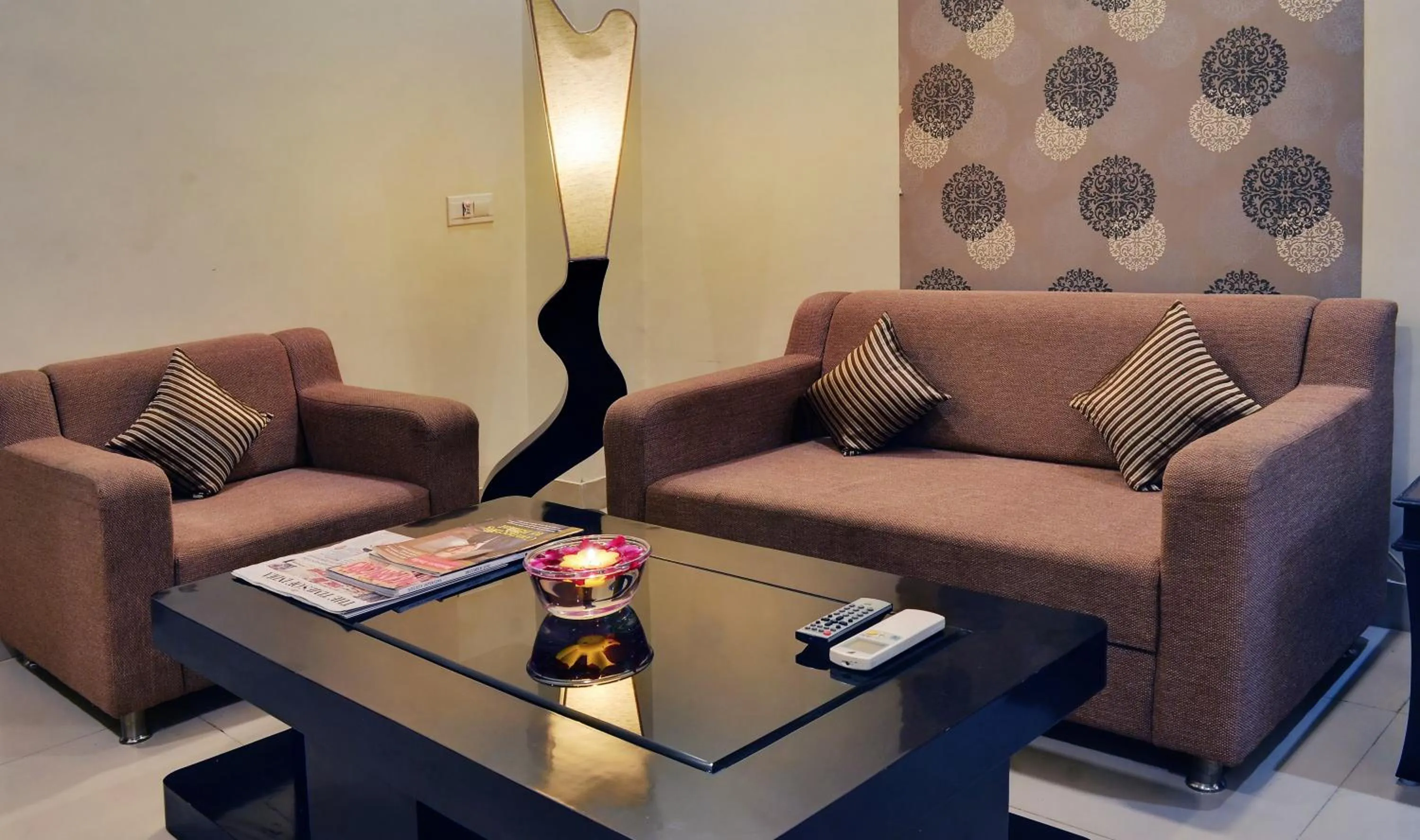 Living room in Regal Hotel