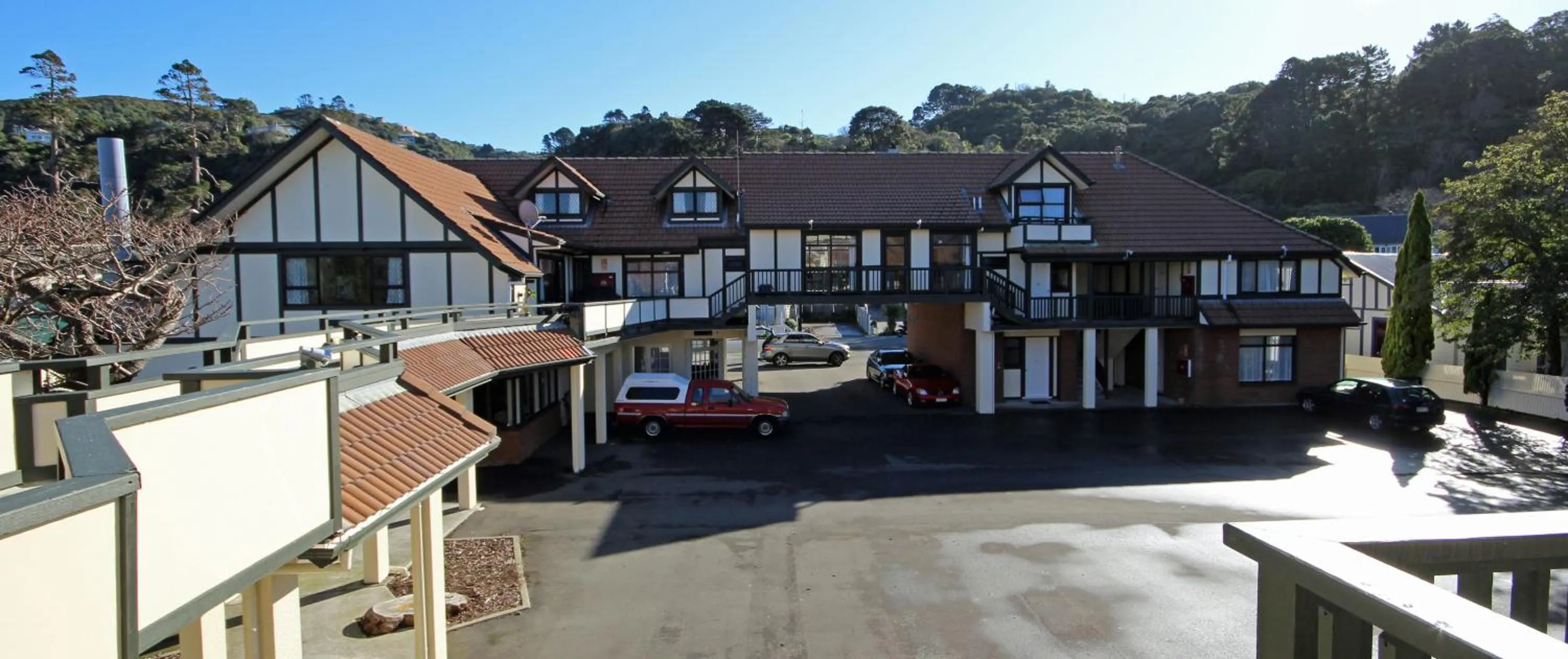 Facade/entrance in Champers Motor Inn