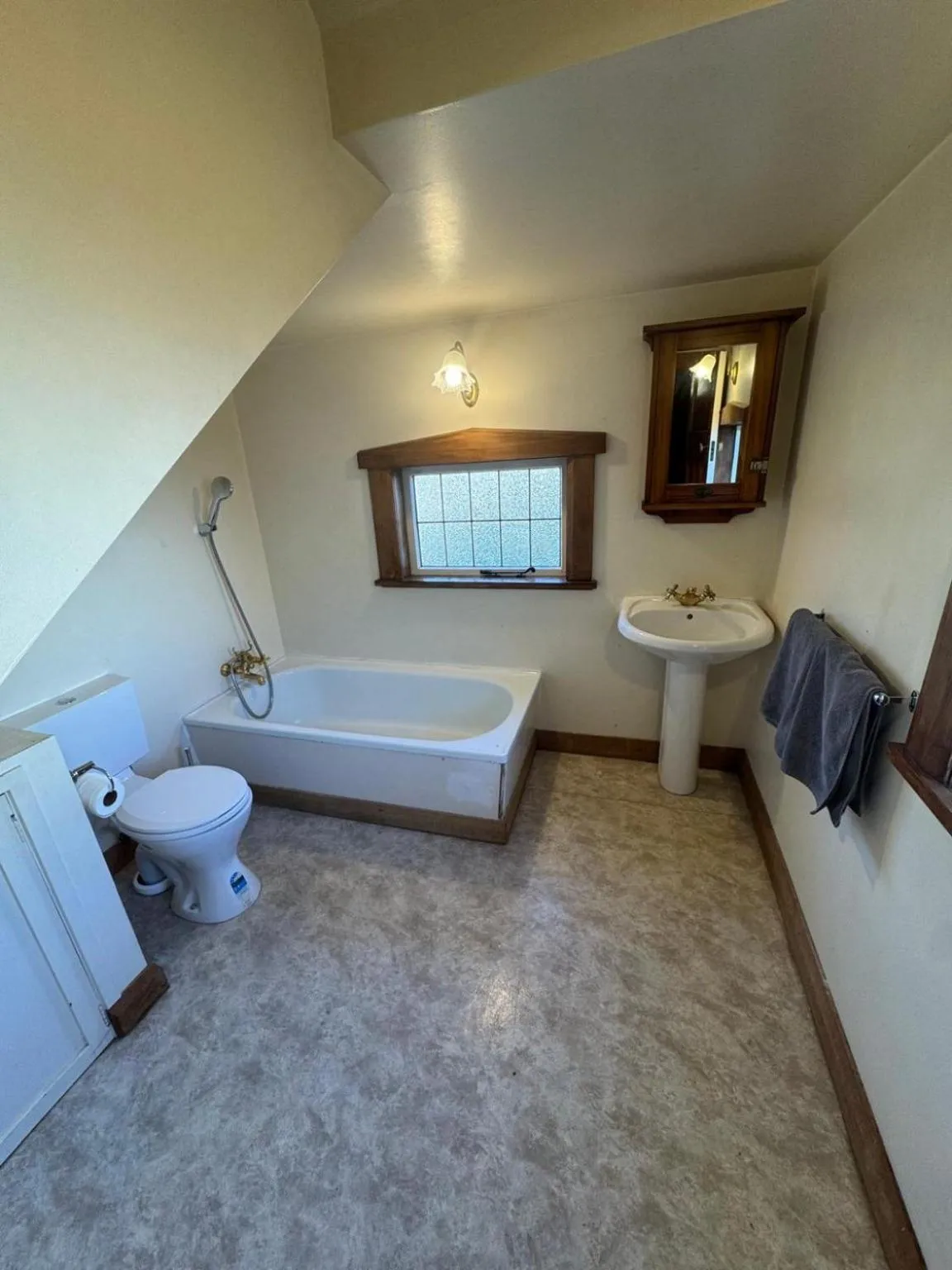 Bed in Champers Motor Inn