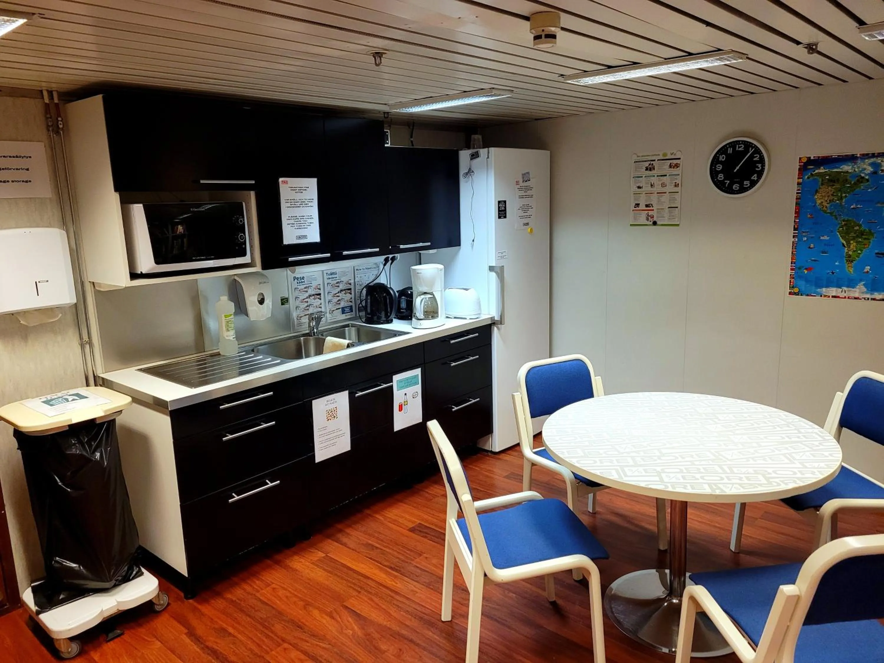Coffee/tea facilities in Laivahostel S/S Bore