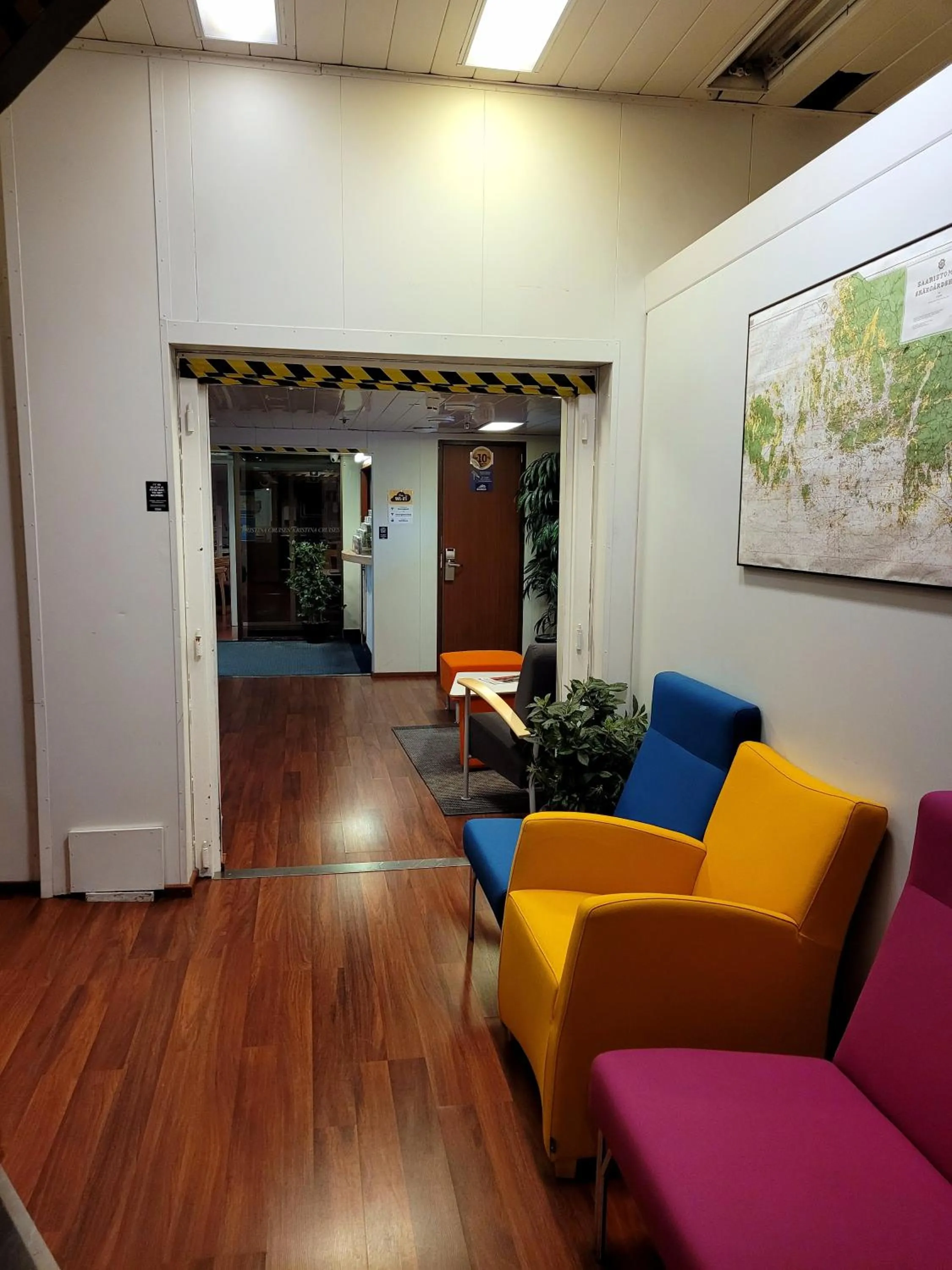 Communal lounge/ TV room in Laivahostel S/S Bore