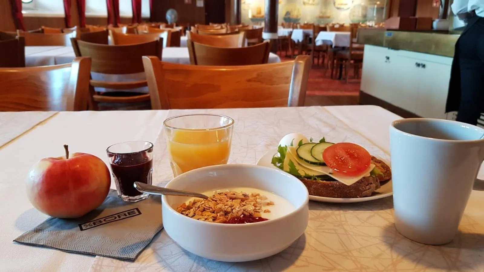Breakfast in Laivahostel S/S Bore