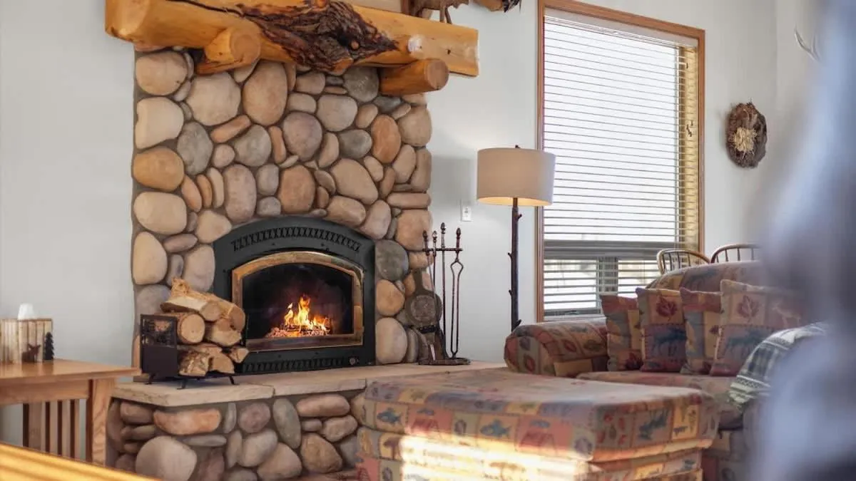 Mountain View Tee and Ski