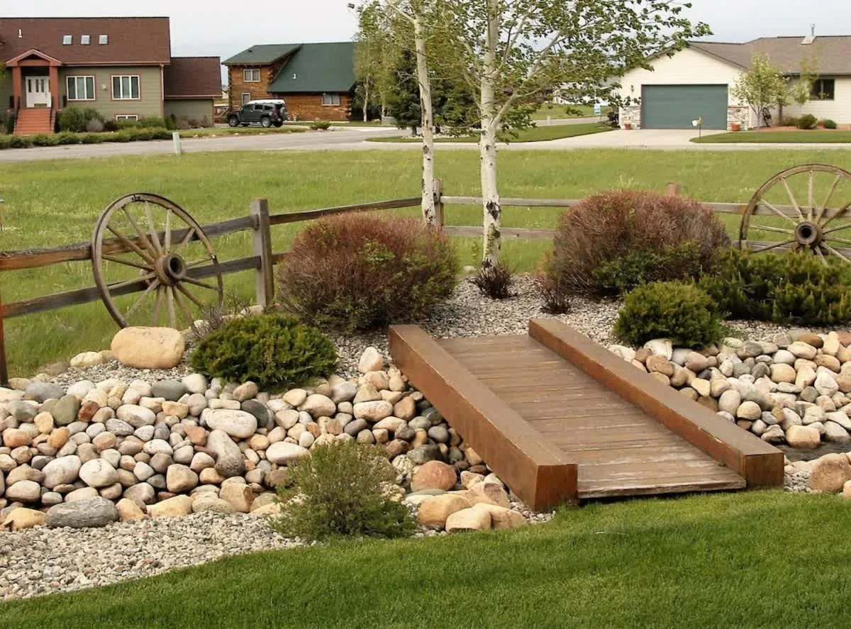 Mountain View Tee and Ski