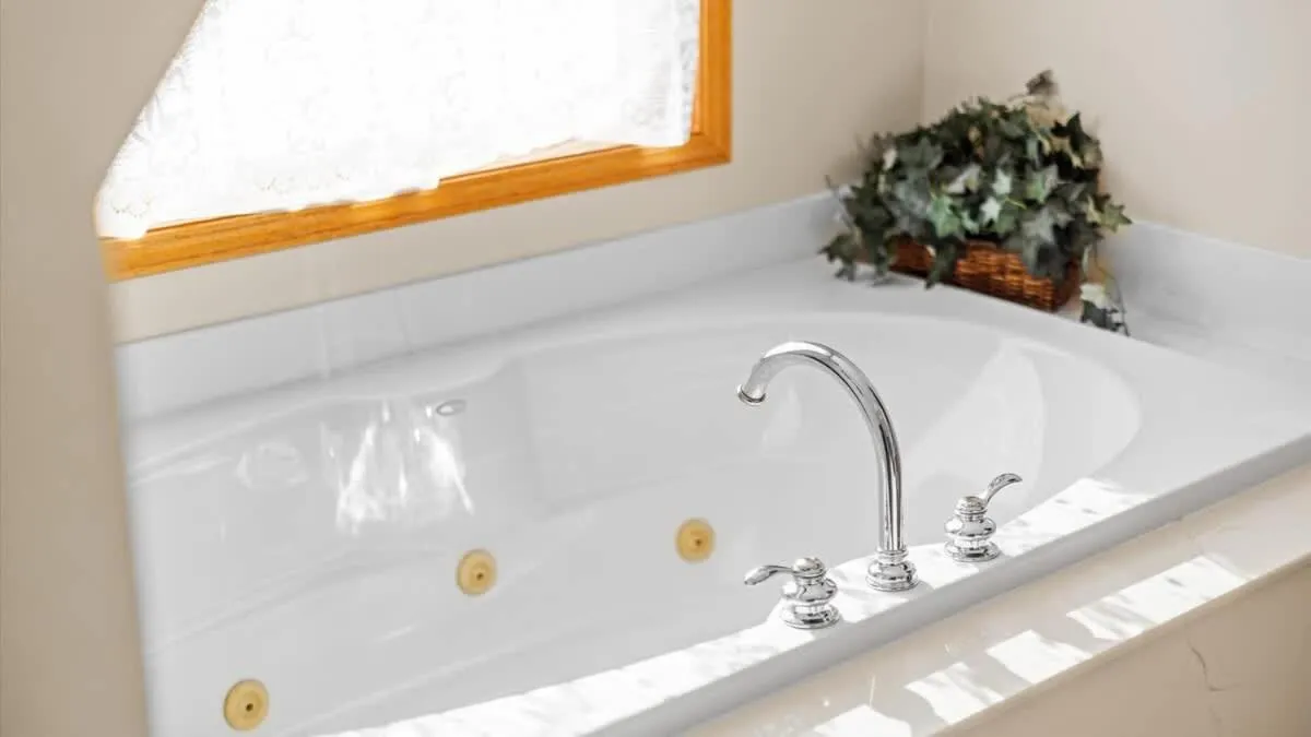 Mountain View Tee and Ski