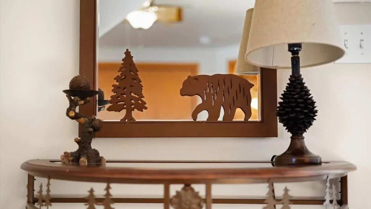 Mountain View Tee and Ski