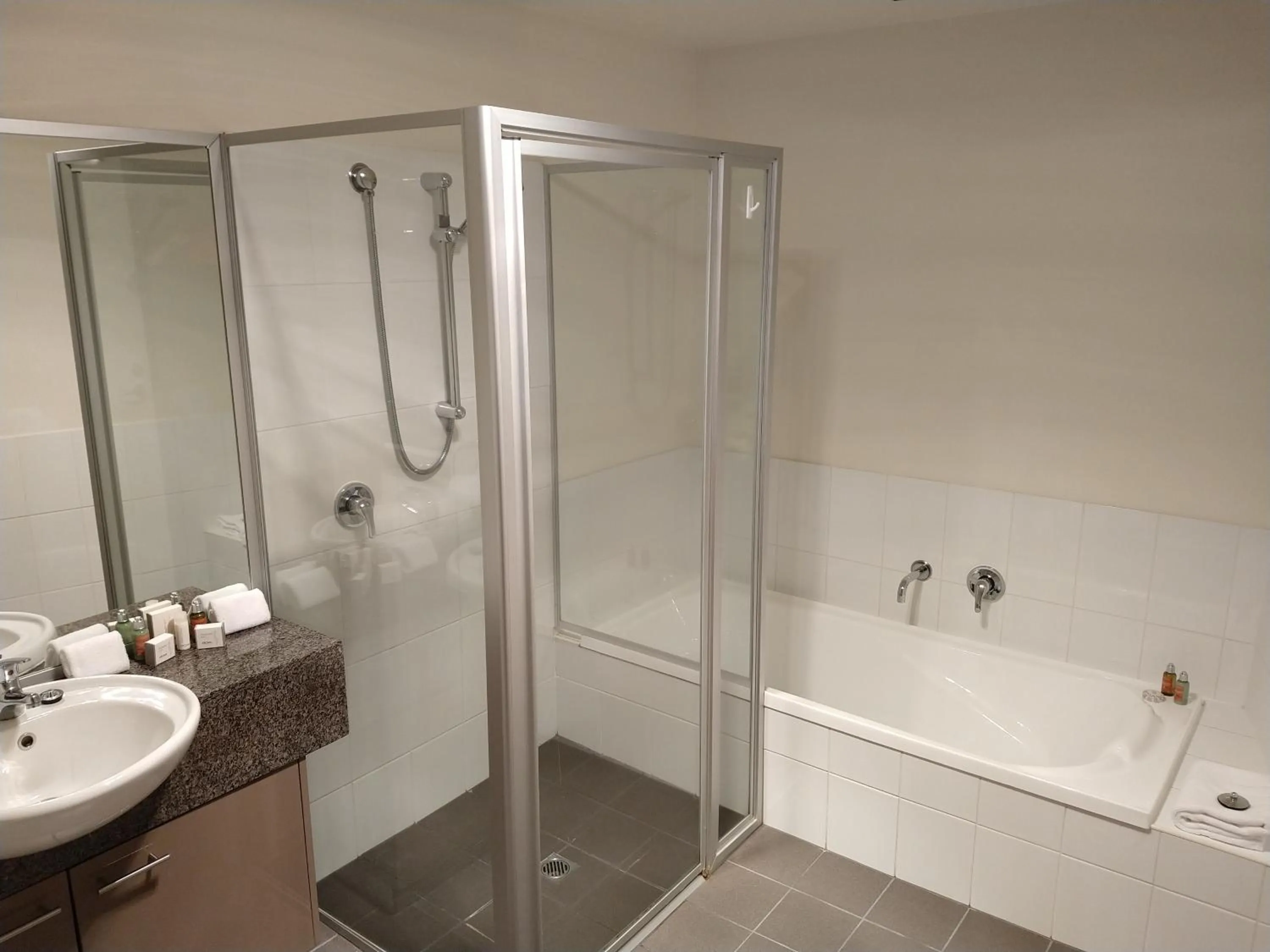 Sullivans Cove Apartments