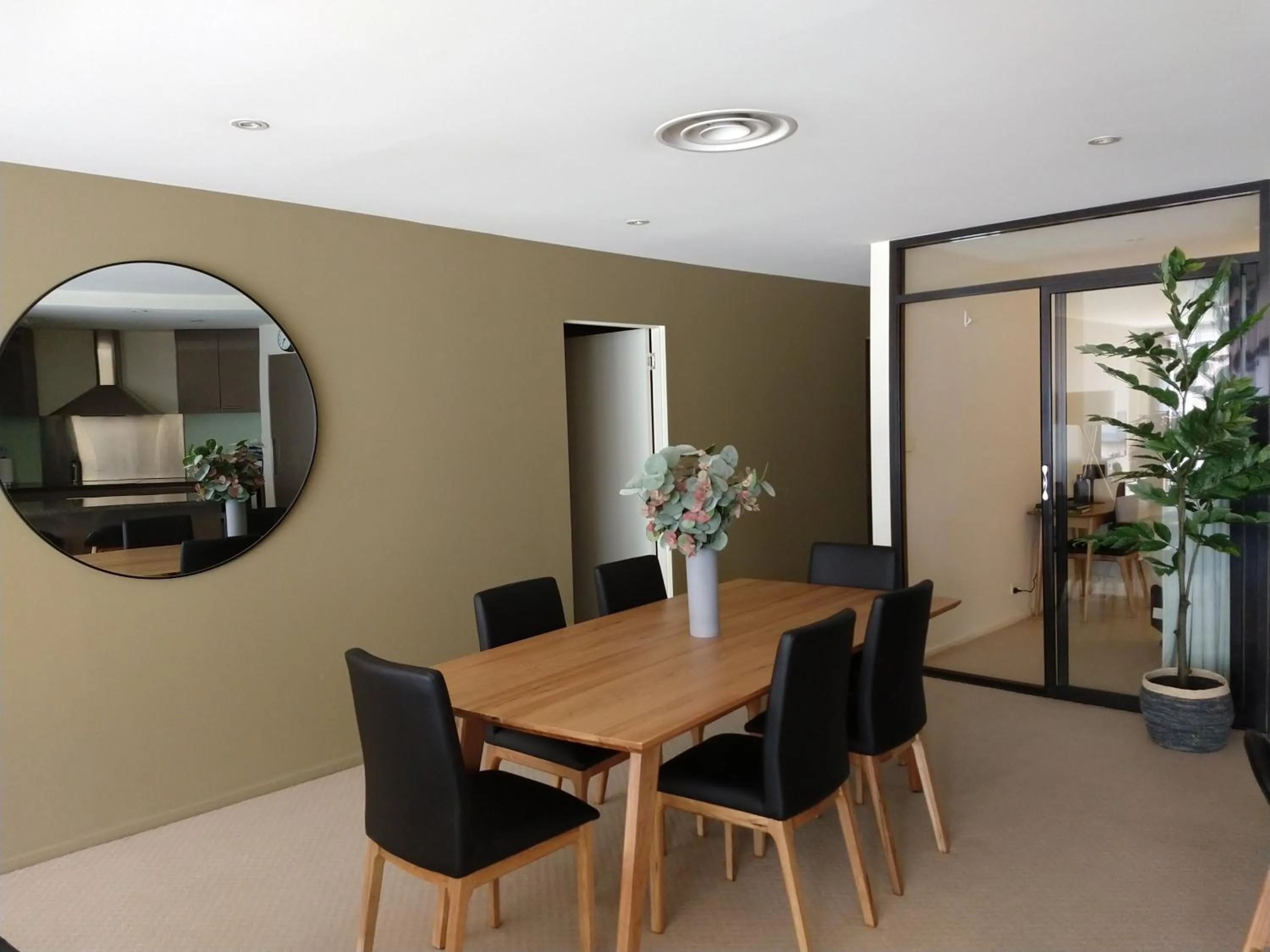 Sullivans Cove Apartments