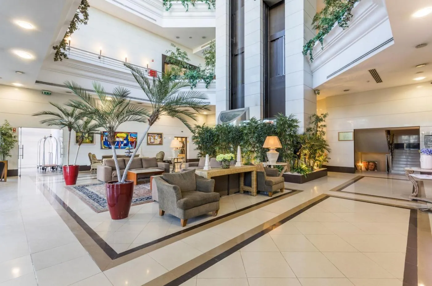 Lobby or reception in Riviera Hotel