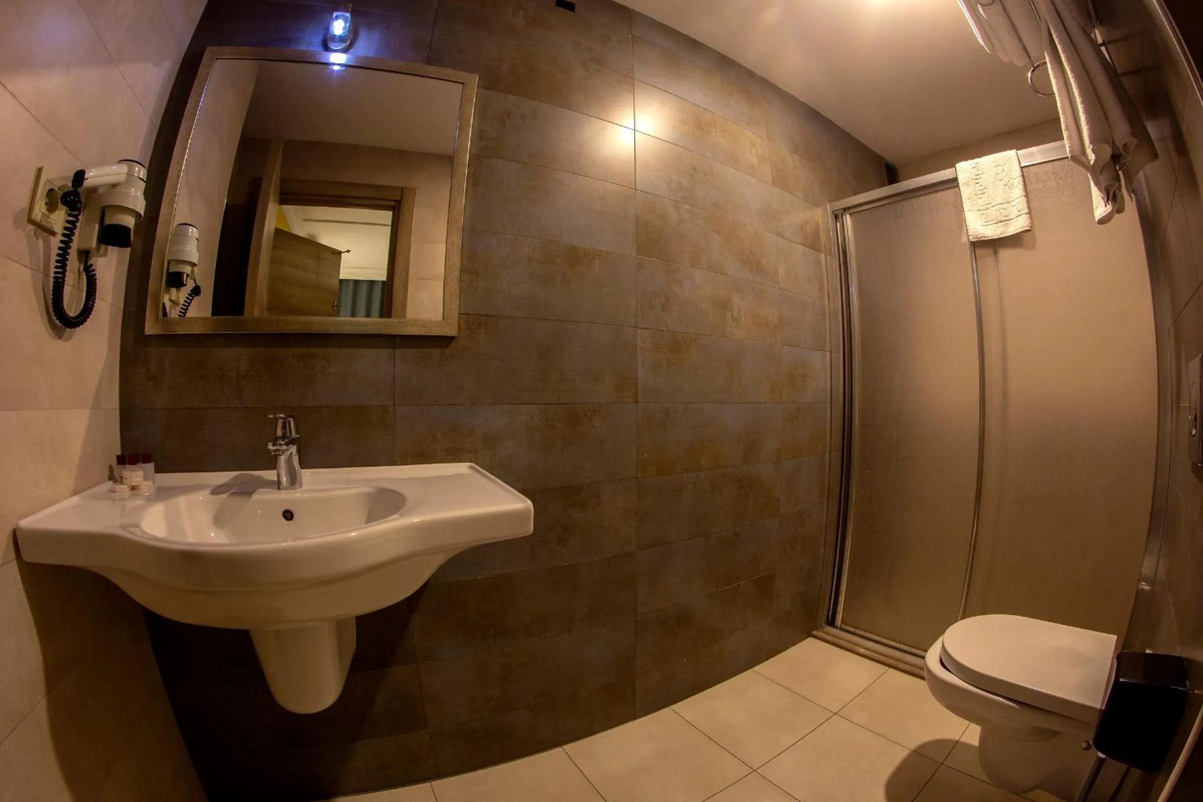 Shower in Baykara Hotel